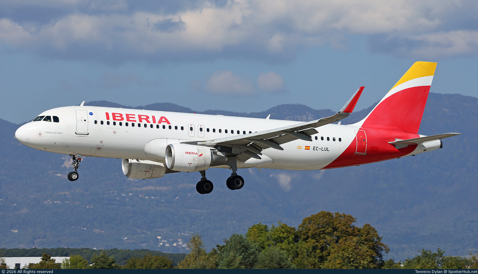 Photo of EC-LUL - Airbus A320-216 operated by Iberia