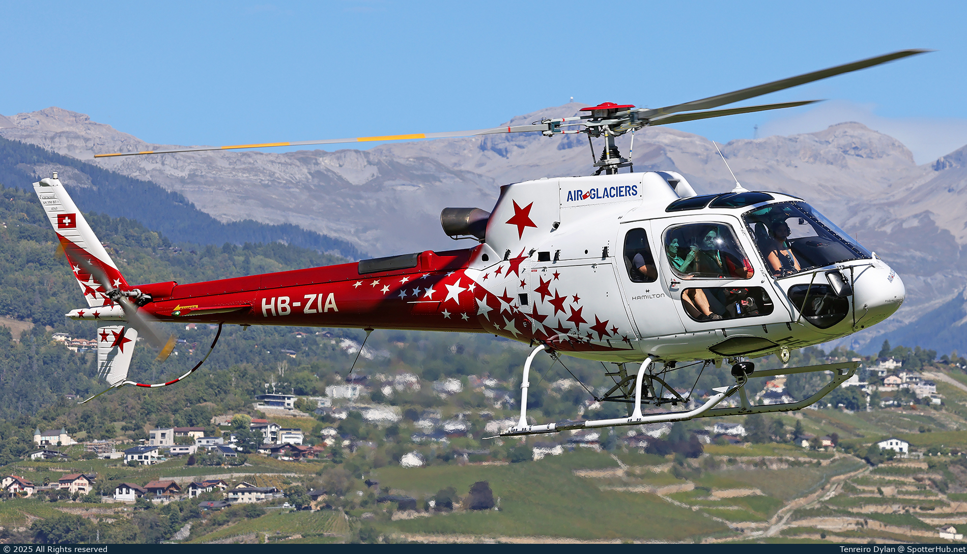 Photo of HB-ZIA - Eurocopter AS350B3 Écureuil operated by Air Glaciers
