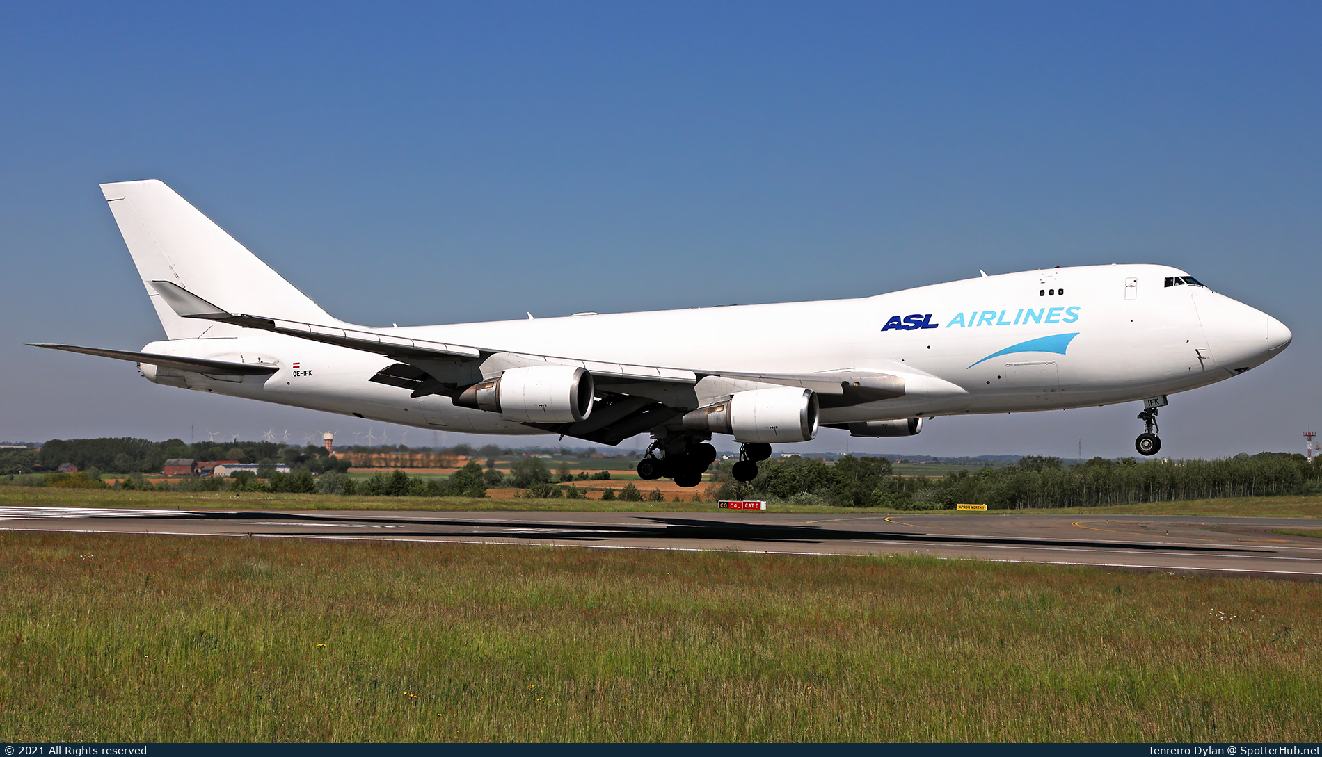 Photo of OE-IFK - Boeing 747-4KZF operated by ASL Airlines Belgium