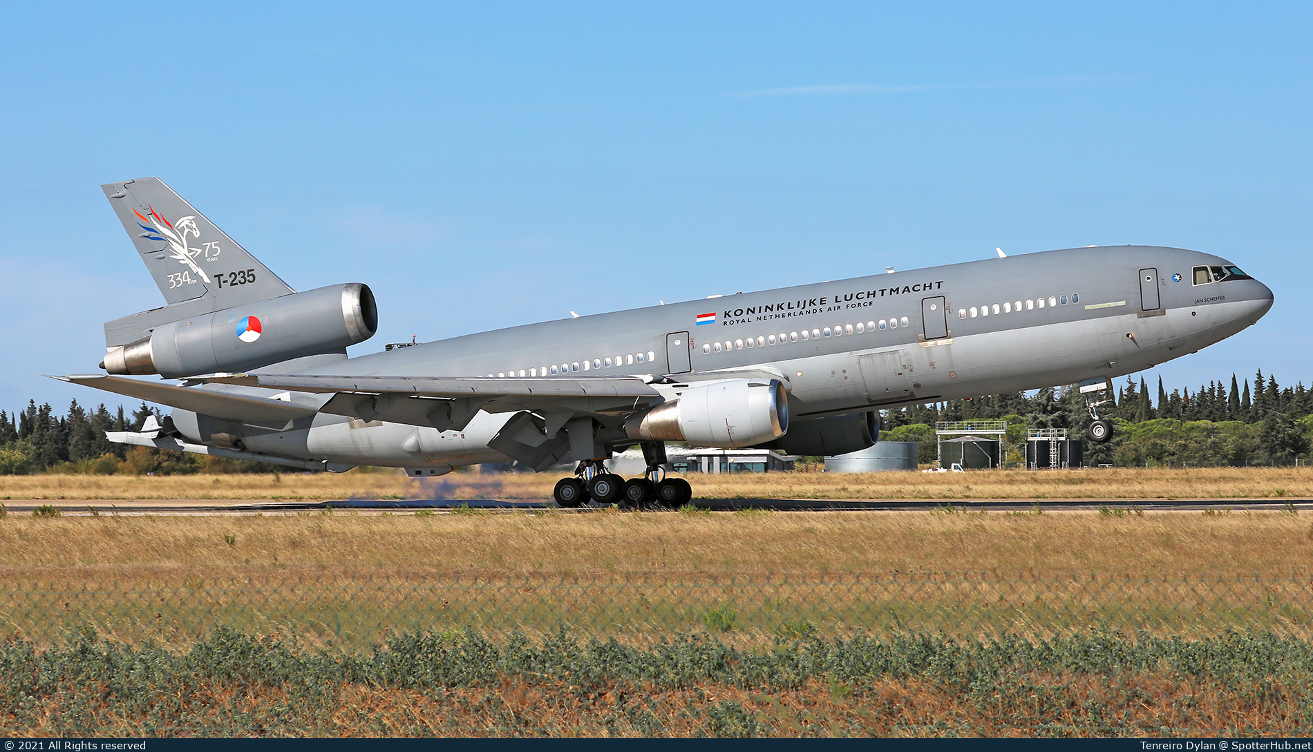Photo of T-235 - McDonnell Douglas KDC-10-30CF operated by Royal Netherlands Air Force