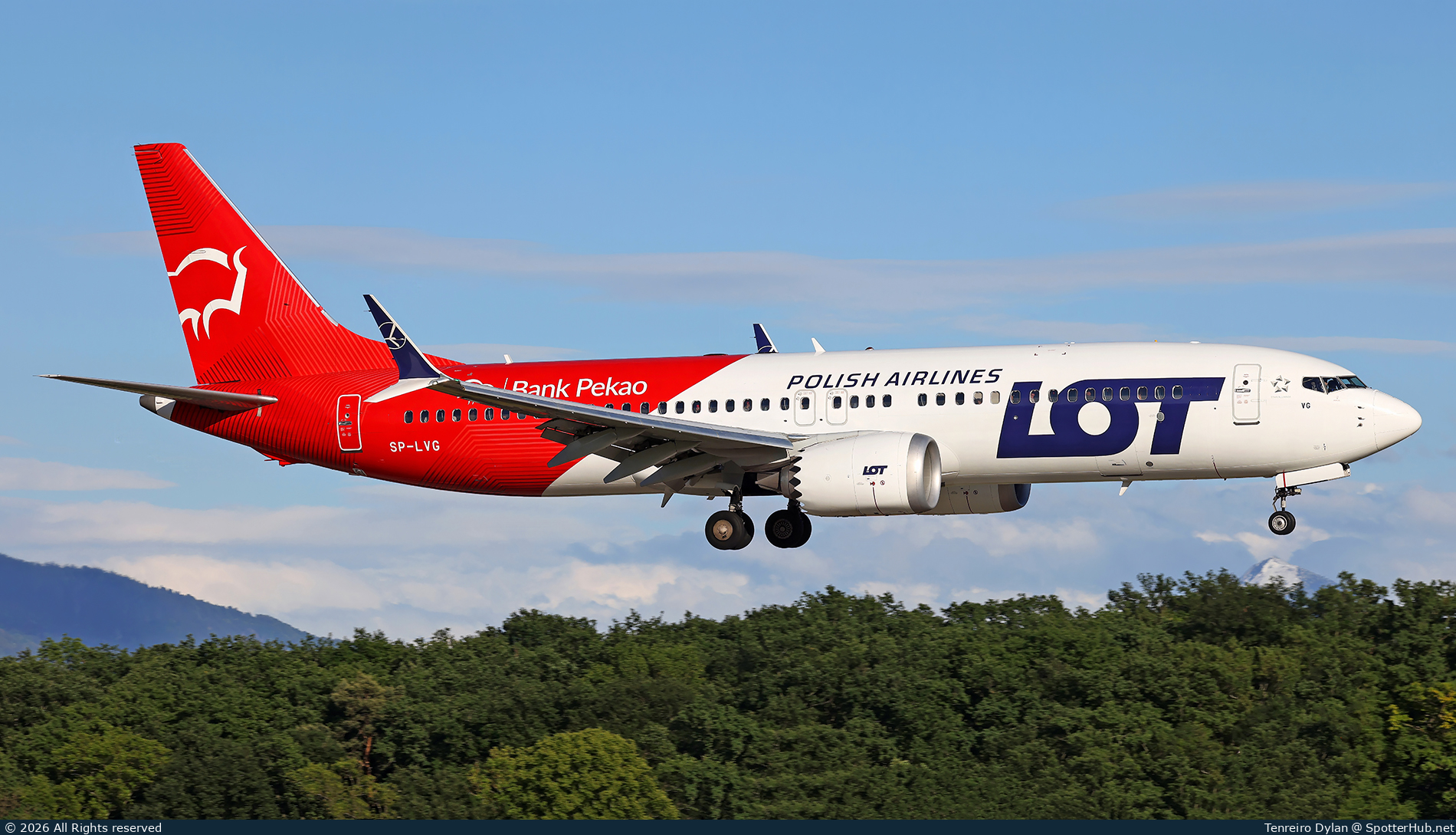 Photo of SP-LVG - Boeing 737 MAX 8 operated by LOT Polish Airlines