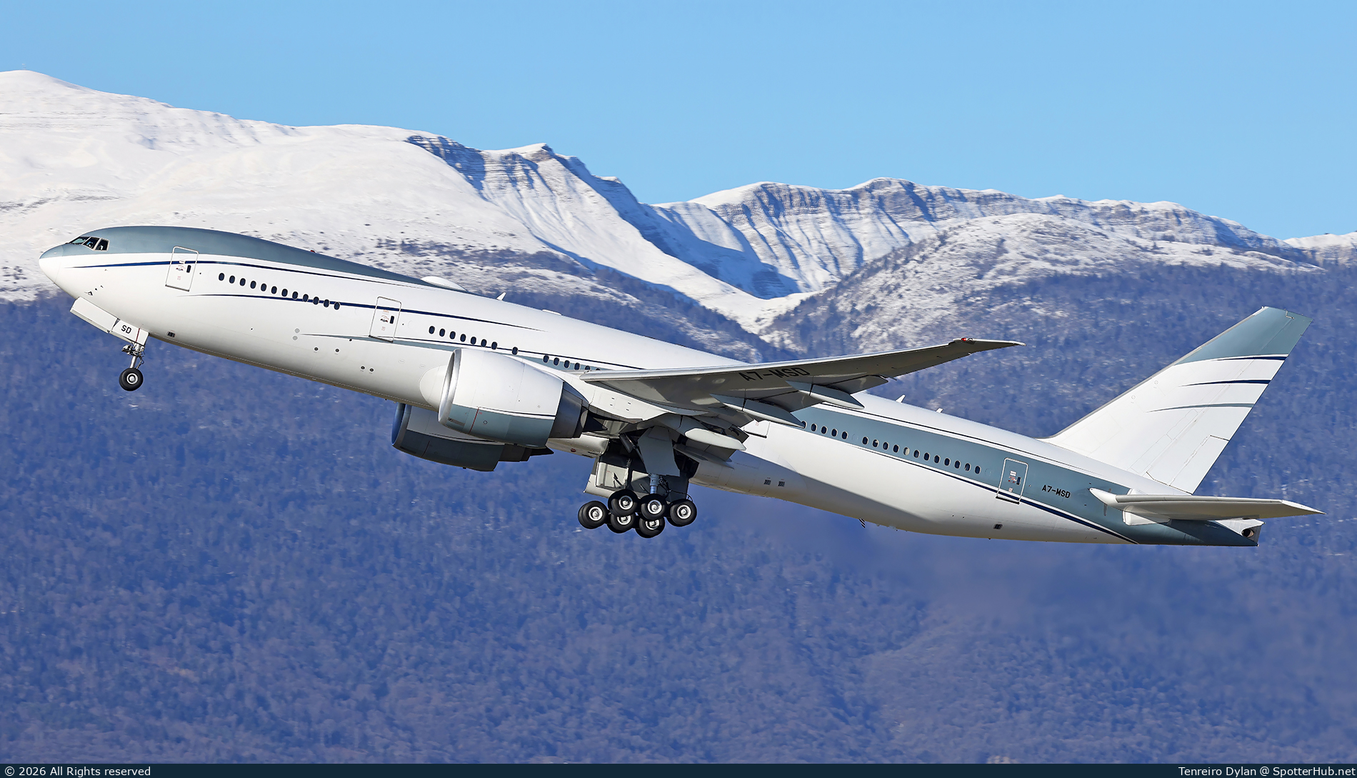 Photo of A7-MSD - Boeing 777-2KQ(LR) operated by Qatar Amiri Flight