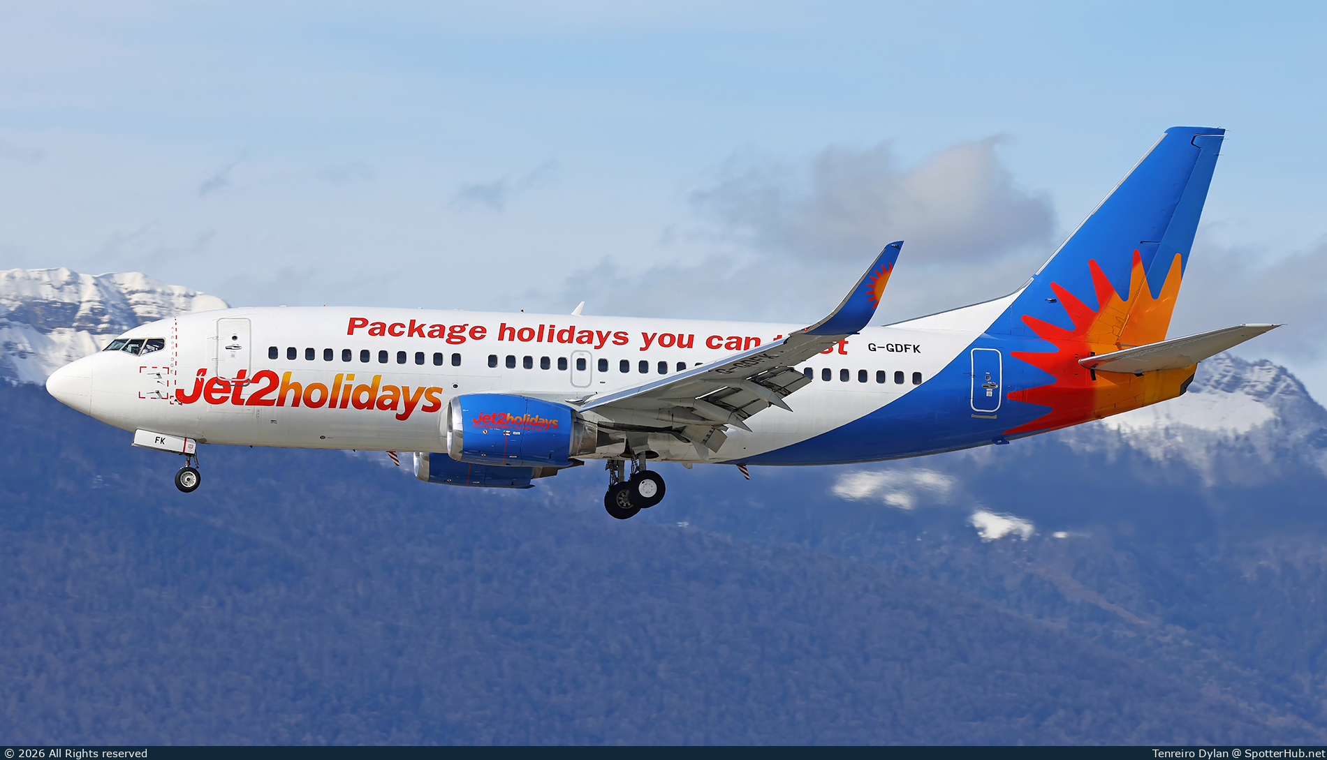Photo of G-GDFK - Boeing 737-36N operated by Jet2