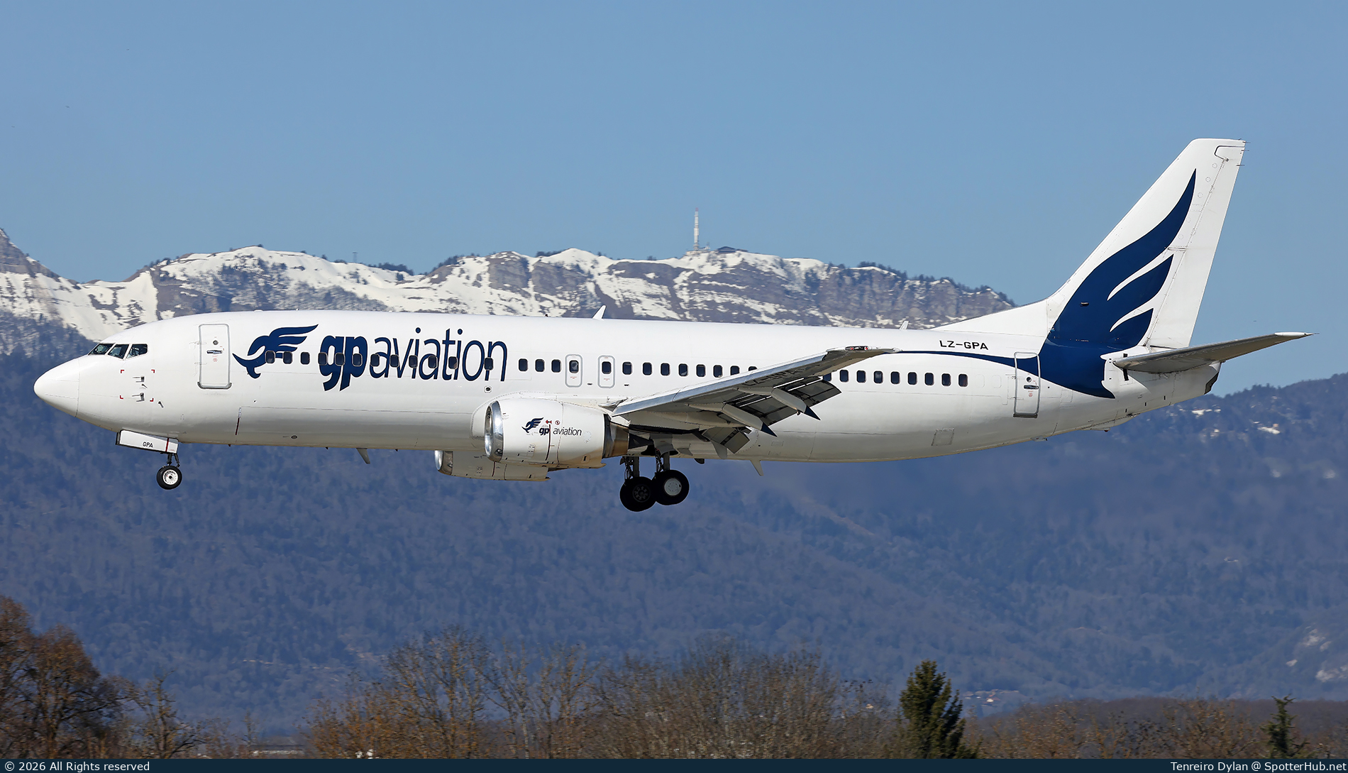 Photo of LZ-GPA - Boeing 737-430 operated by GP Aviation
