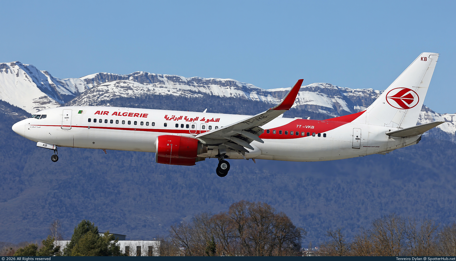 Photo of 7T-VKB - Boeing 737-8D6 operated by Air Algérie