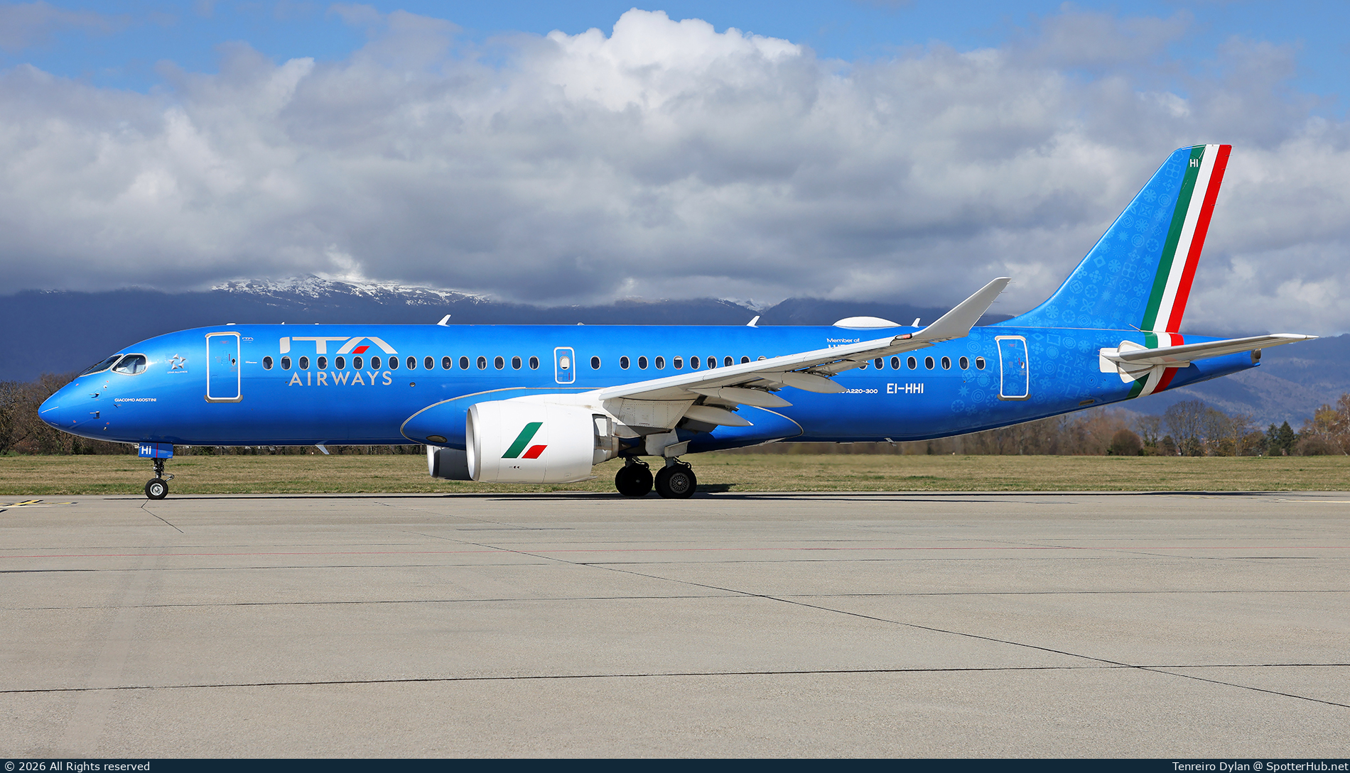 Photo of EI-HHI - Airbus A220-300 operated by ITA Airways