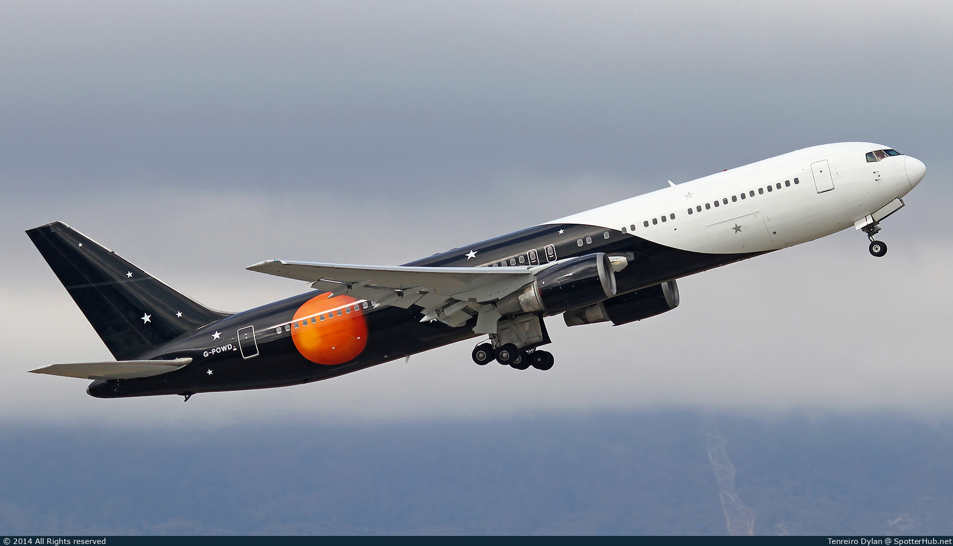 Photo of G-POWD - Boeing 767-36N(ER) operated by Titan Airways