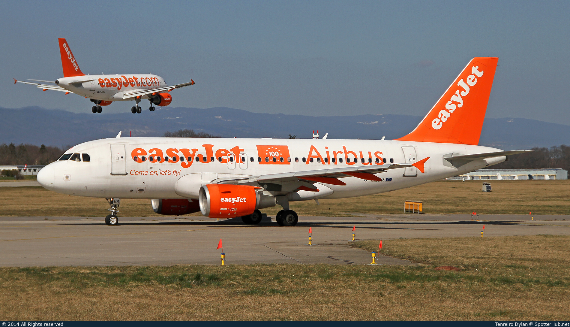 Photo of G-EZBR - Airbus A319-111 operated by easyJet