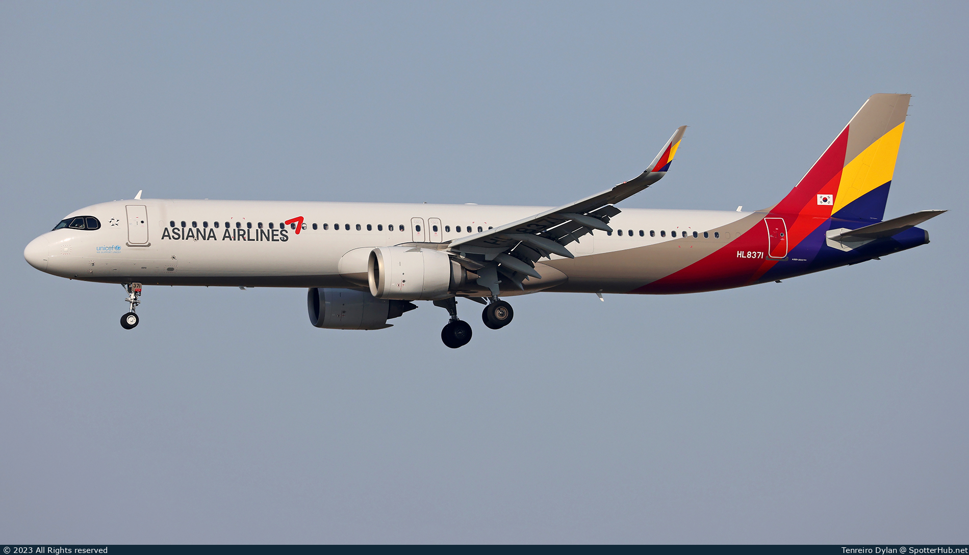 Photo of HL8371 - Airbus A321-251NX operated by Asiana Airlines