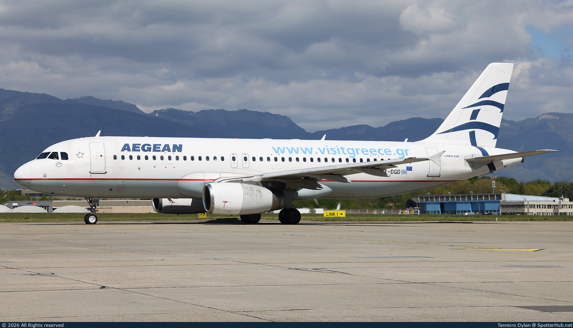 Photo of SX-DGD - Airbus A320-232 operated by Aegean Airlines