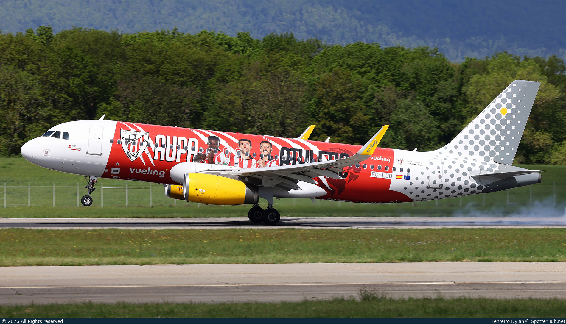 Photo of EC-LUO - Airbus A320-232 operated by Vueling