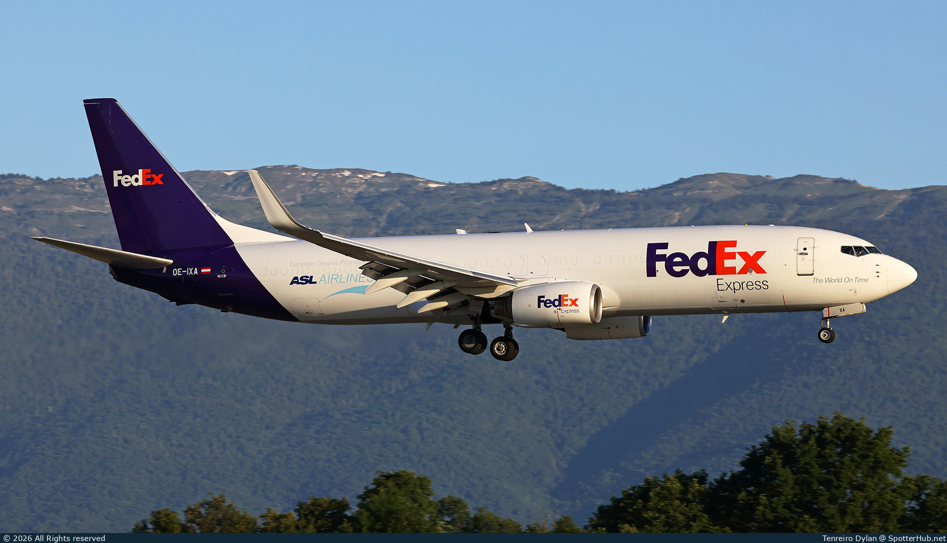 Photo of OE-IXA - Boeing 737-8AS(BCF) operated by FedEx (opb ASL Airlines Belgium)