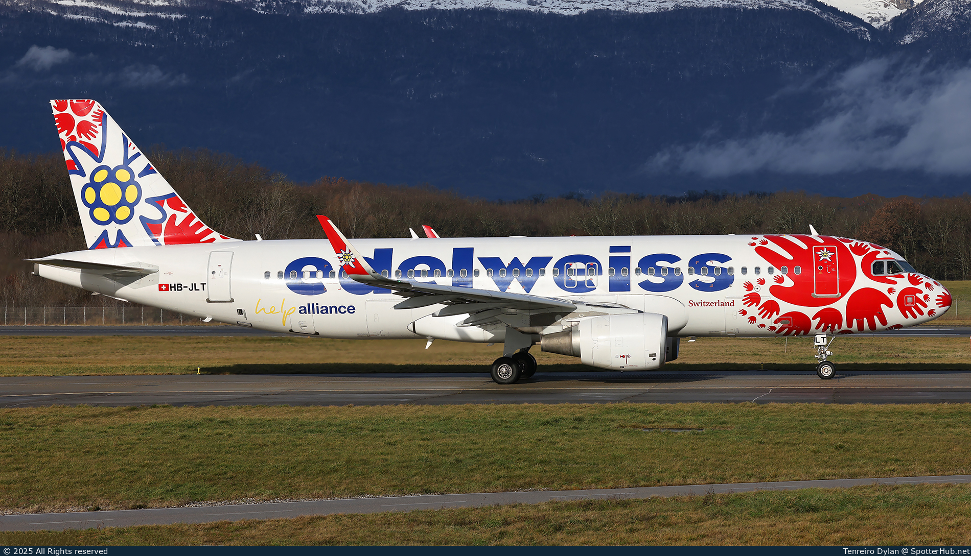 Photo of HB-JLT - Airbus A320-214 operated by Edelweiss Air