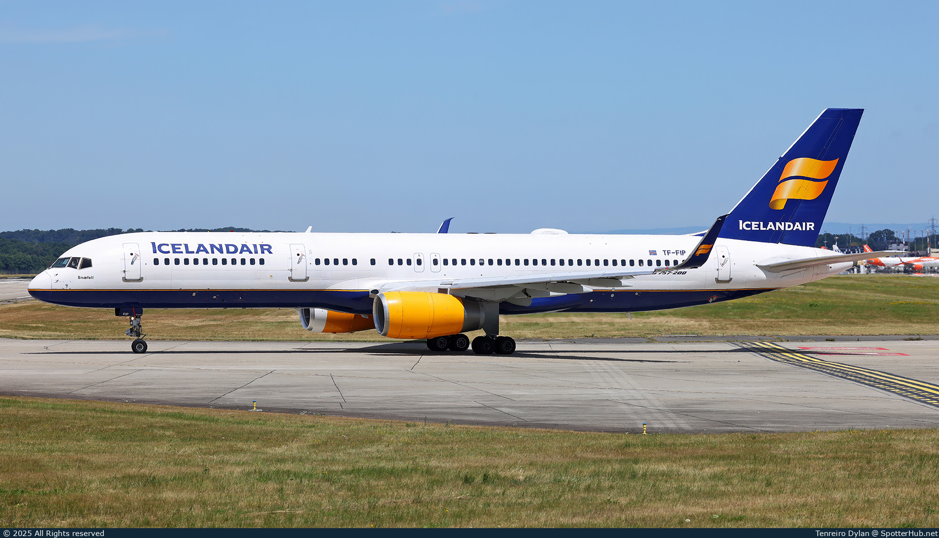 Photo of TF-FIP - Boeing 757-208 operated by Icelandair