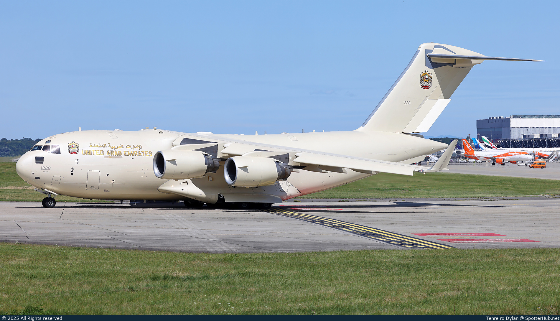 Photo of 1228 - Boeing C-17A Globemaster III operated by United Arab Emirates Air Force