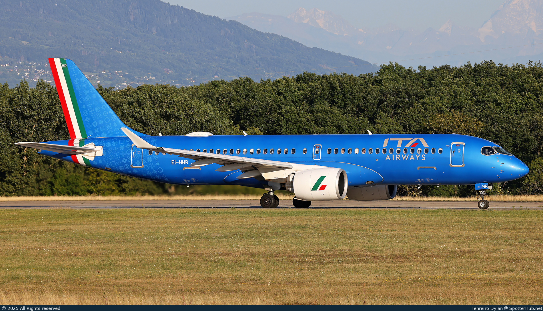 Photo of EI-HHR - Airbus A220-300 operated by ITA Airways