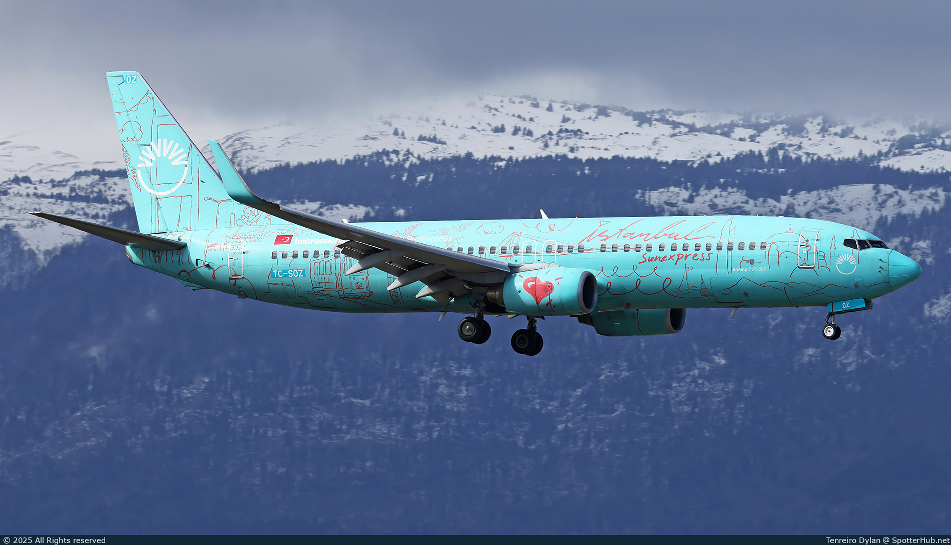 Photo of TC-SOZ - Boeing 737-8HX operated by SunExpress