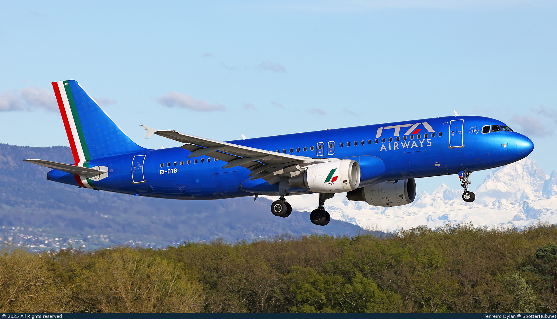 Photo of EI-DTB - Airbus A320-216 operated by ITA Airways
