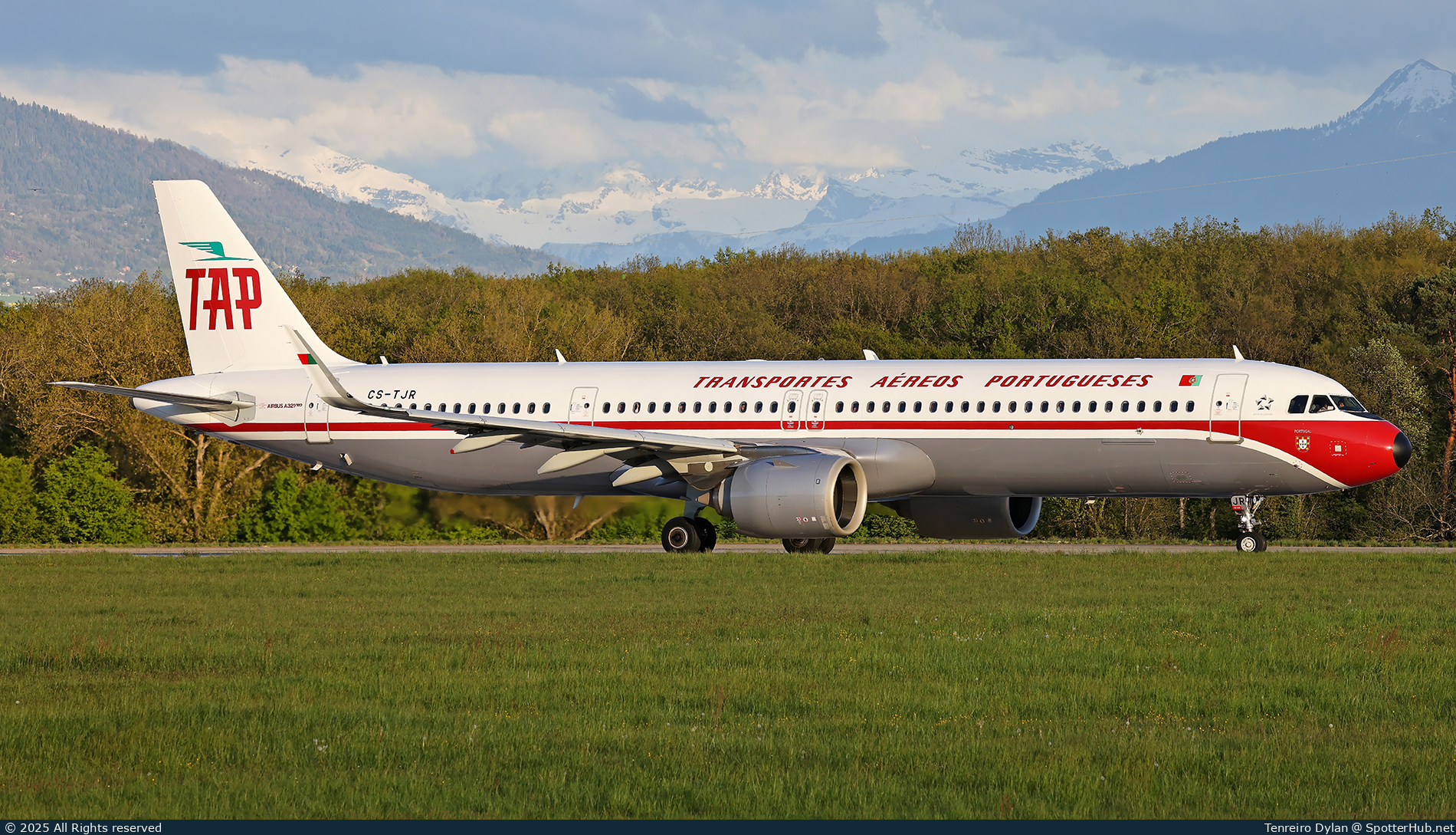 Photo of CS-TJR - Airbus A321-251NX operated by TAP Air Portugal