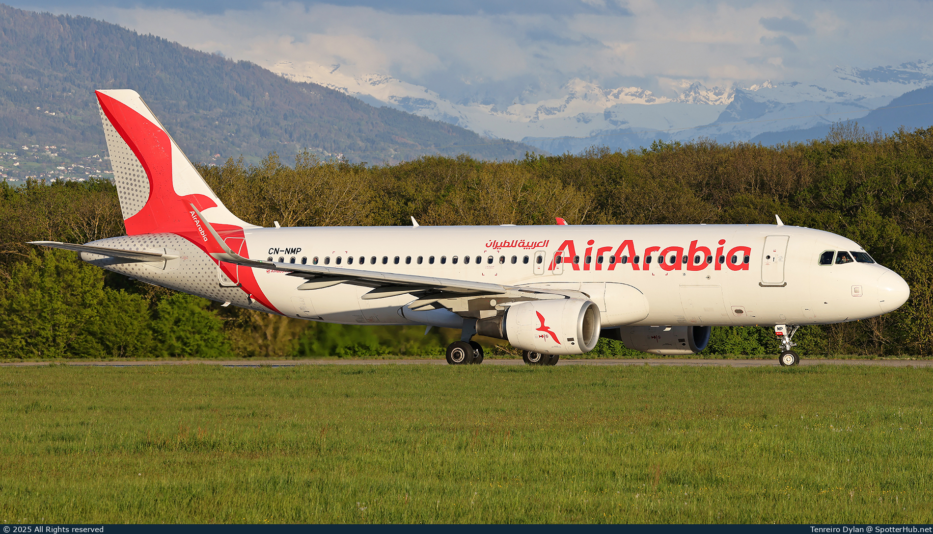 Photo of CN-NMP - Airbus A320-214 operated by Air Arabia Maroc