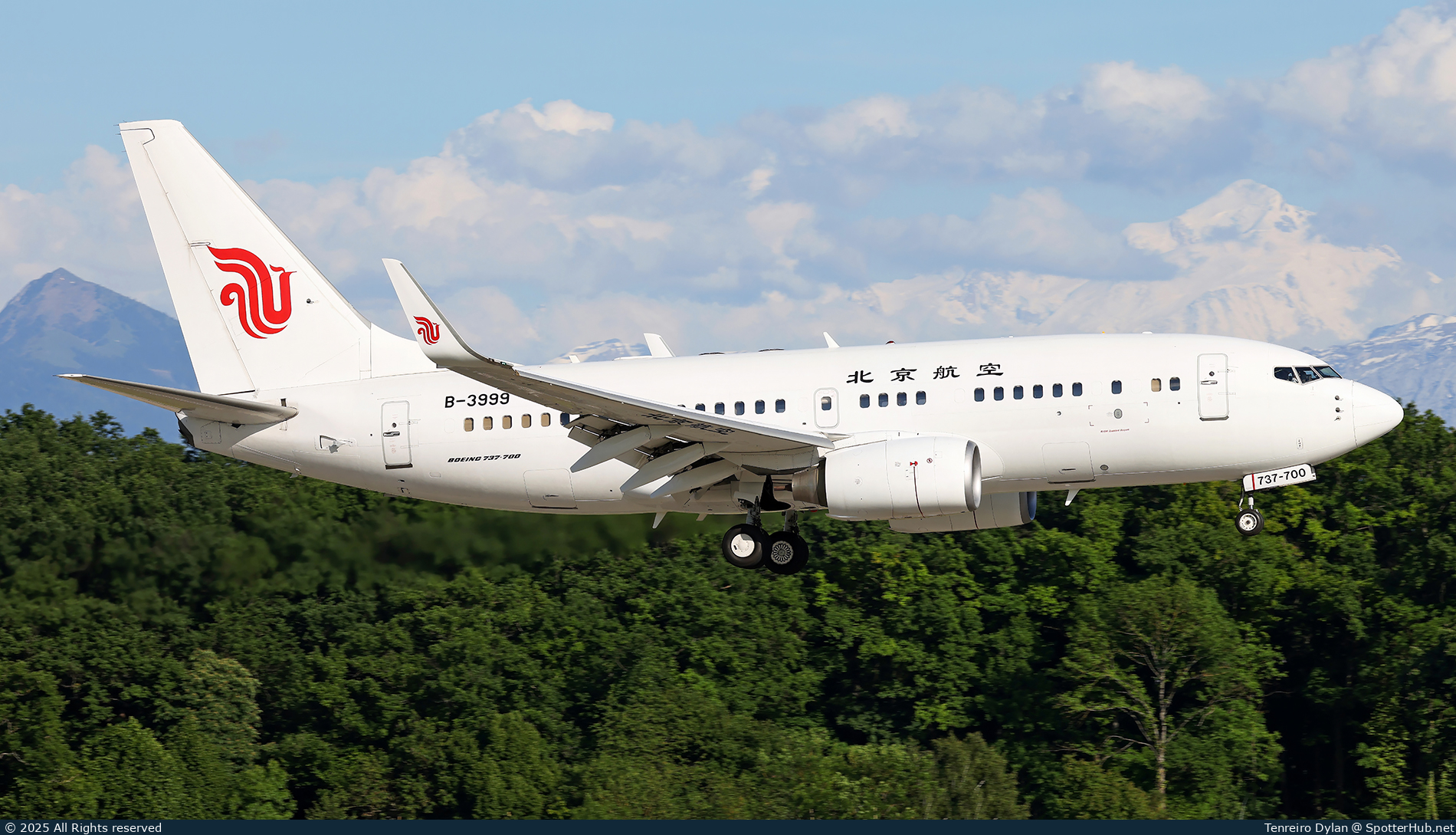 Photo of B-3999 - Boeing 737-79L(BBJ) operated by Beijing Airlines