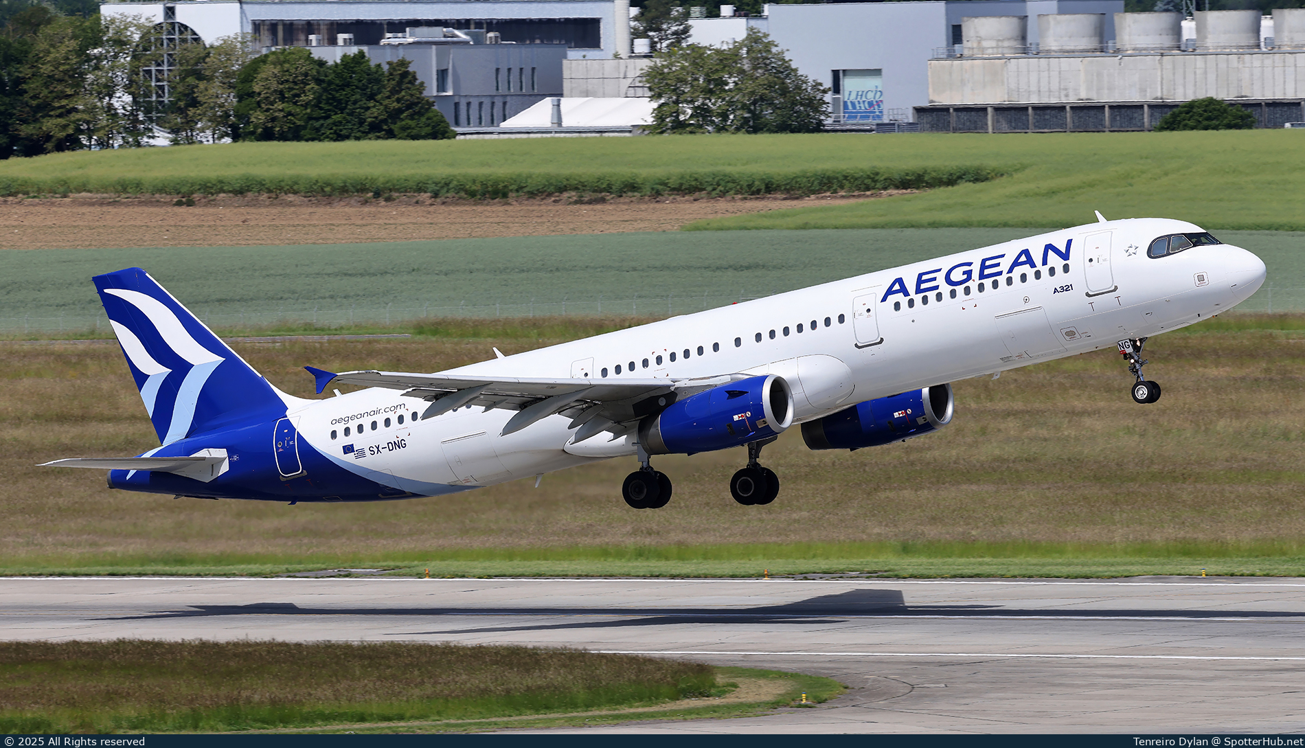 Photo of SX-DNG - Airbus A321-231 operated by Aegean Airlines
