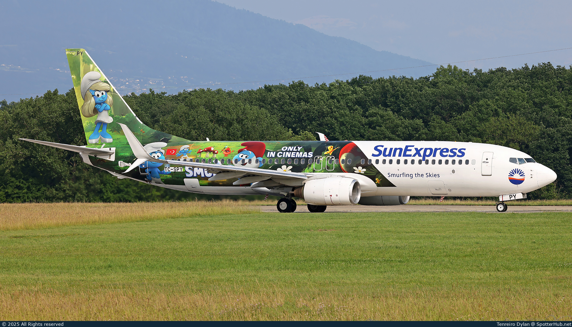 Photo of TC-SPY - Boeing 737-8EH operated by SunExpress