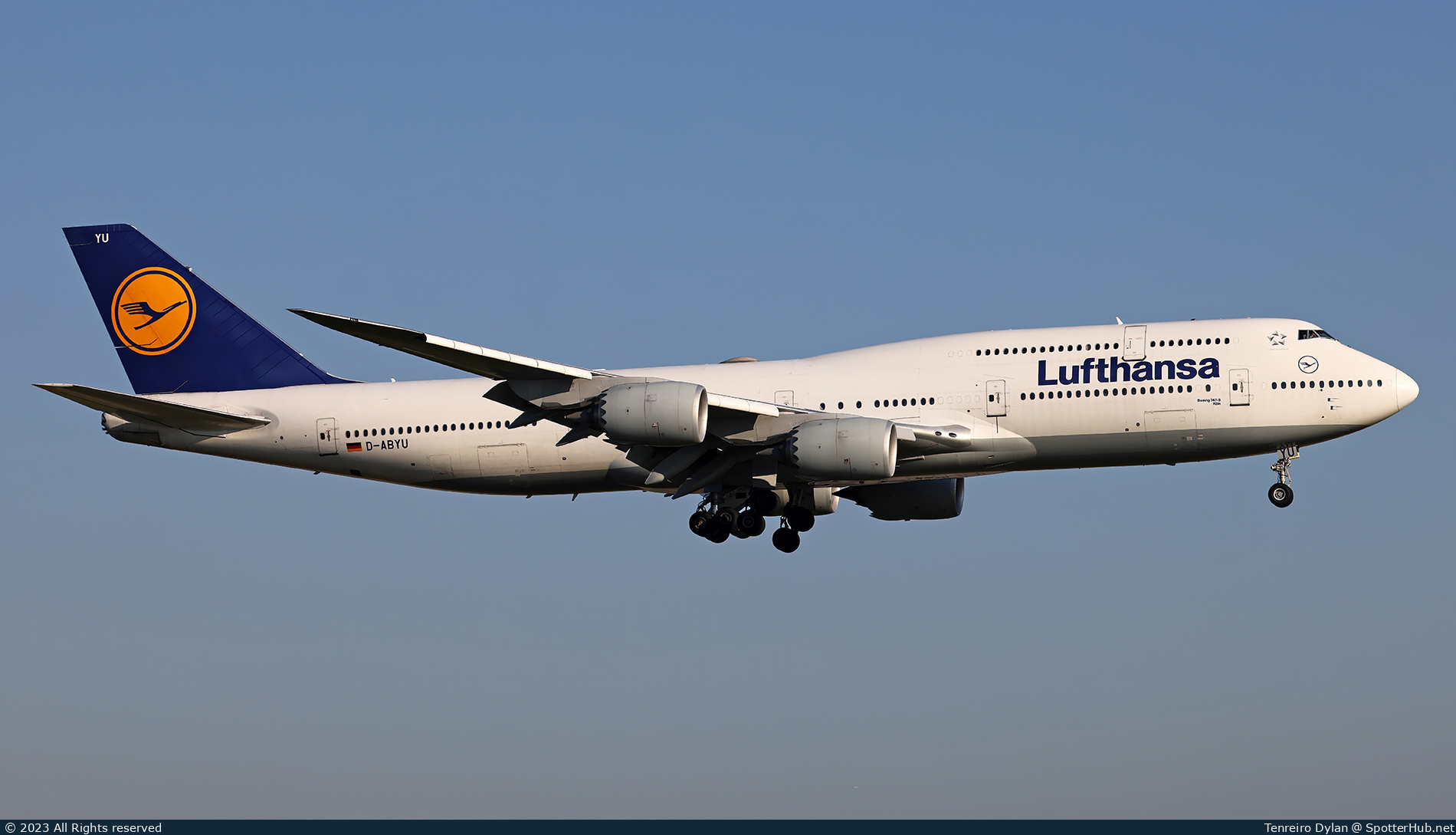 Photo of D-ABYU - Boeing 747-830 operated by Lufthansa