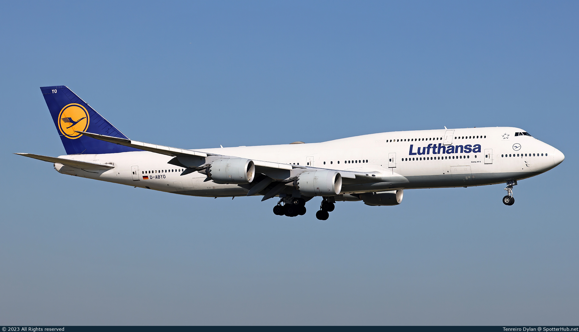 Photo of D-ABYO - Boeing 747-830 operated by Lufthansa