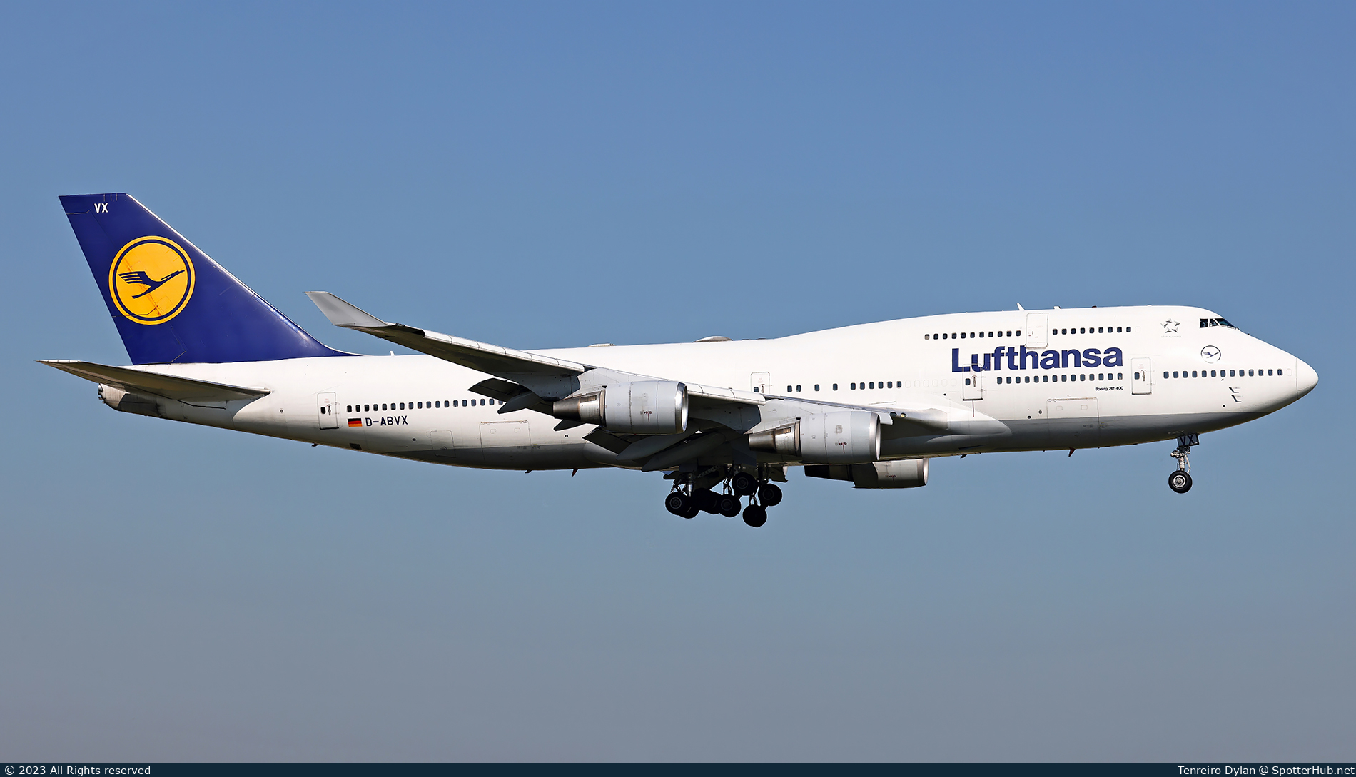 Photo of D-ABVX - Boeing 747-430 operated by Lufthansa