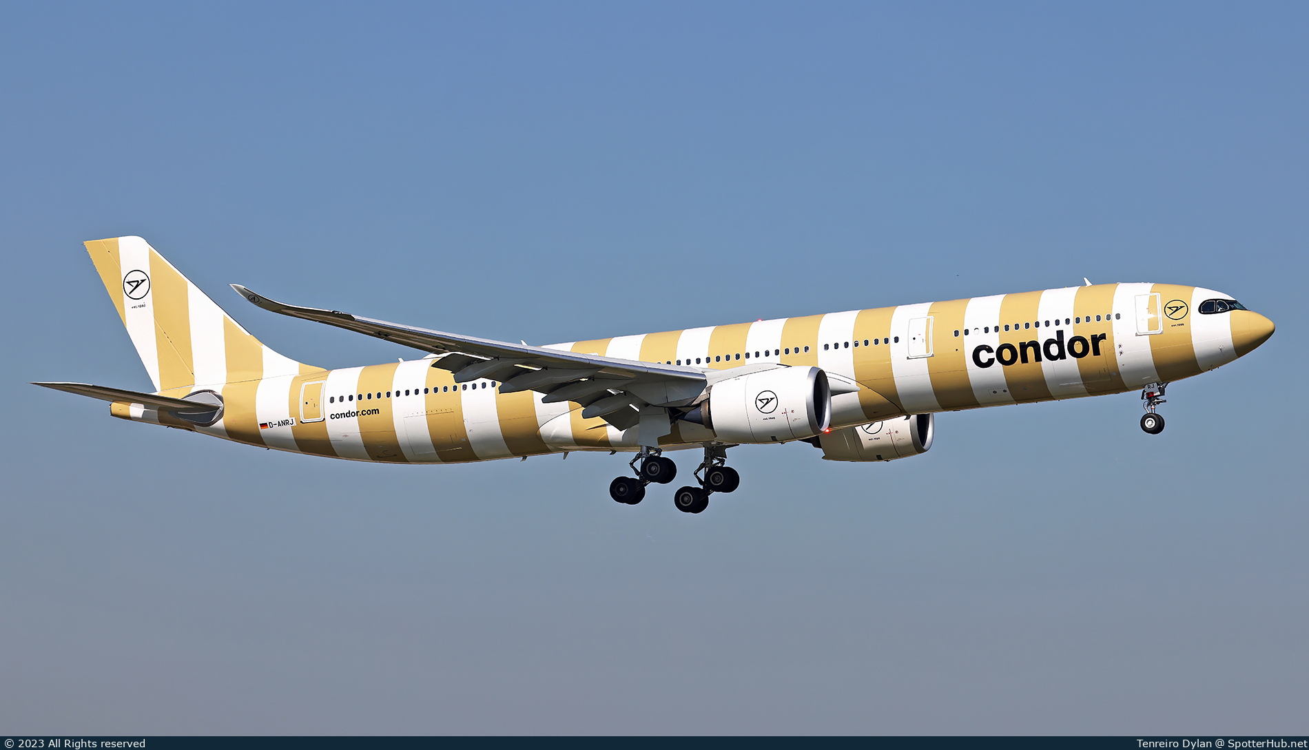 Photo of D-ANRJ - Airbus A330-941 operated by Condor