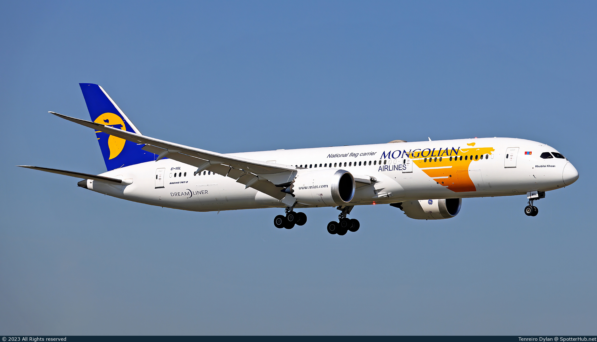 Photo of EI-MGL - Boeing 787-9 Dreamliner operated by MIAT Mongolian Airlines