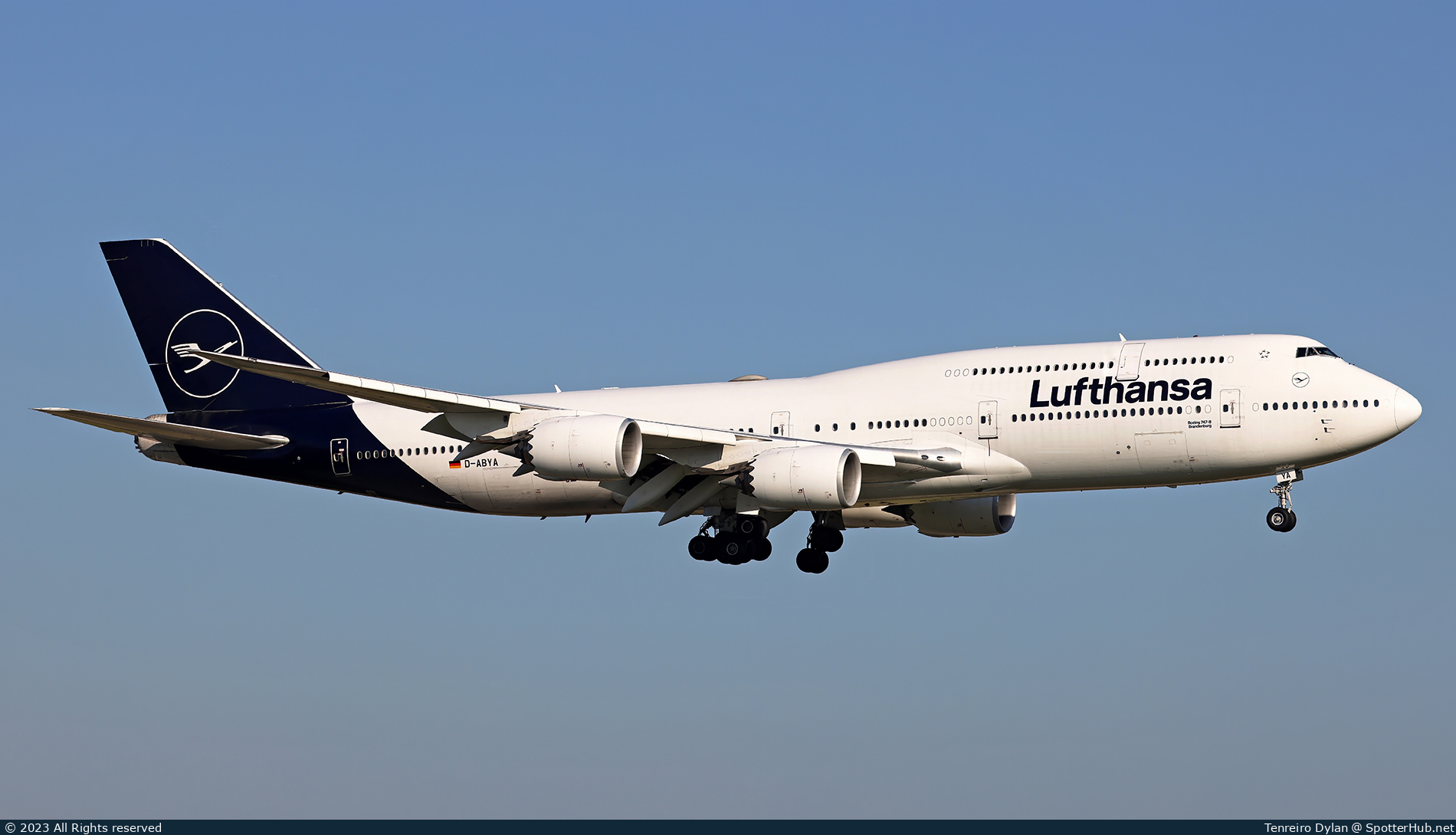 Photo of D-ABYA - Boeing 747-830 operated by Lufthansa
