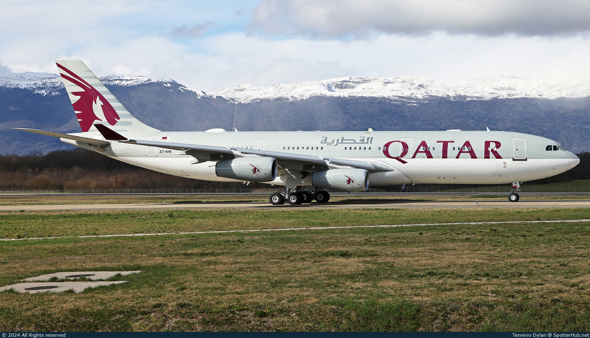 Photo of A7-HHK - Airbus A340-211 operated by Qatar Amiri Flight