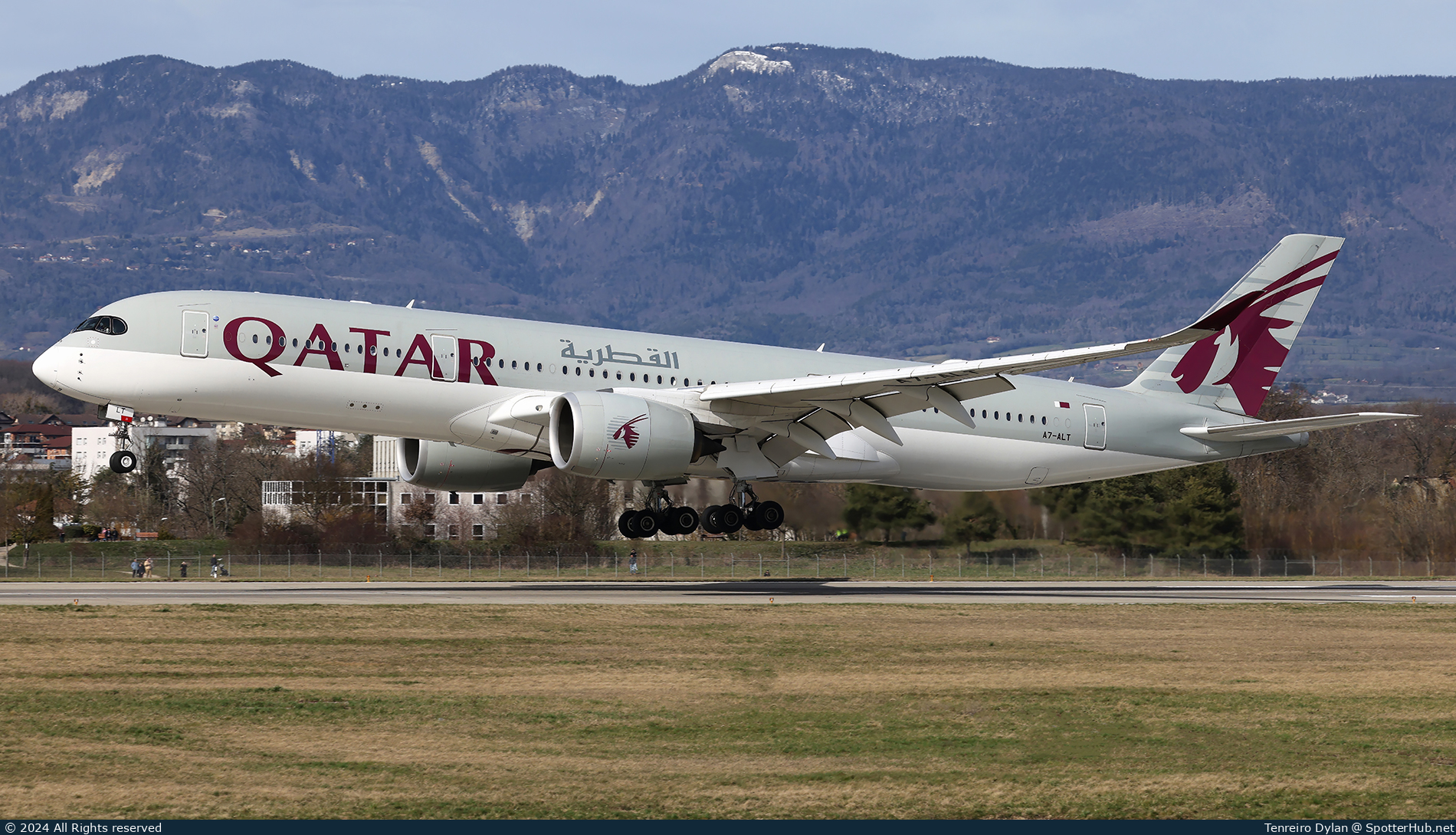 Photo of A7-ALT - Airbus A350-941 operated by Qatar Airways