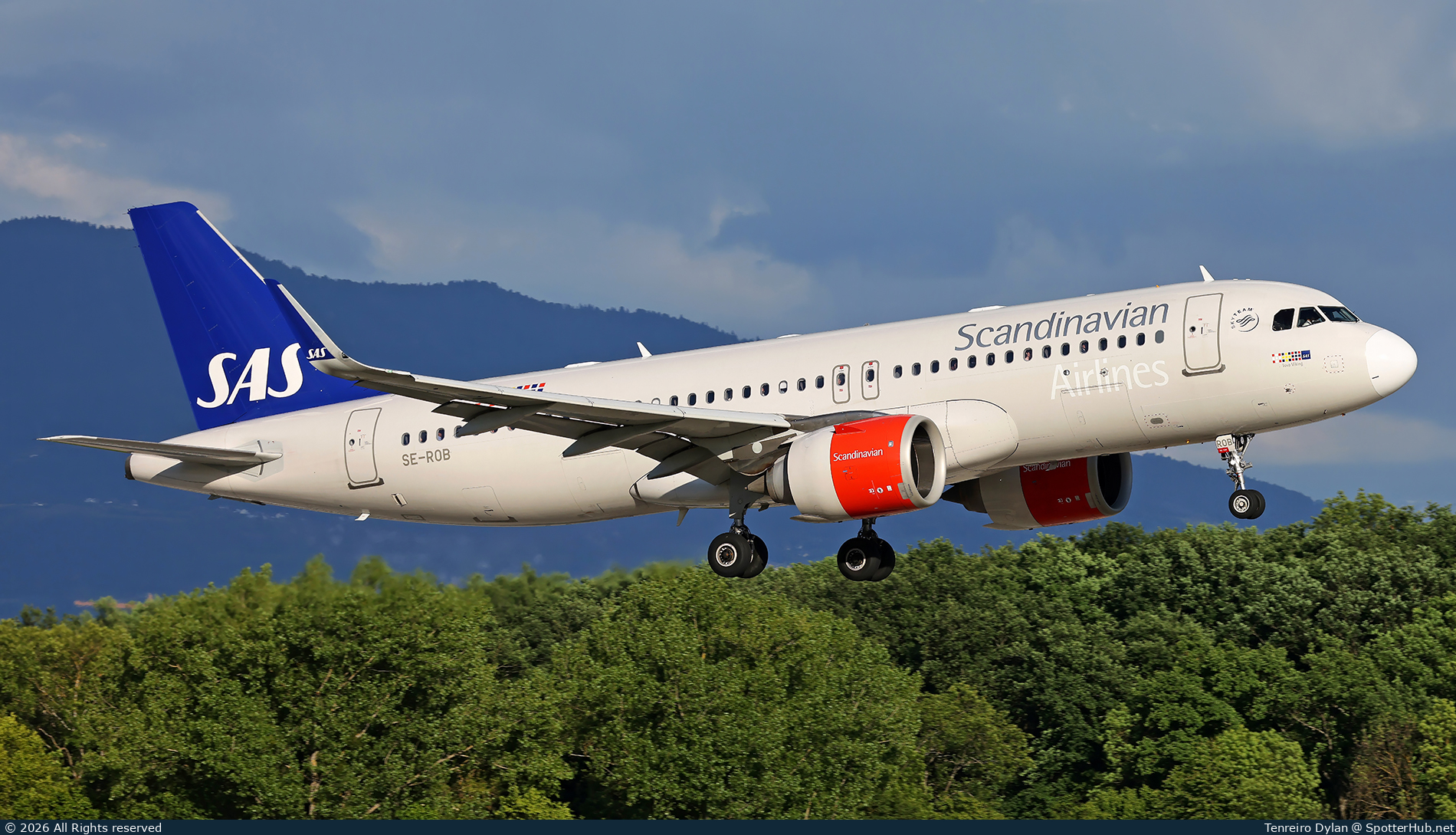 Photo of SE-ROB - Airbus A320-251N operated by SAS Scandinavian Airlines
