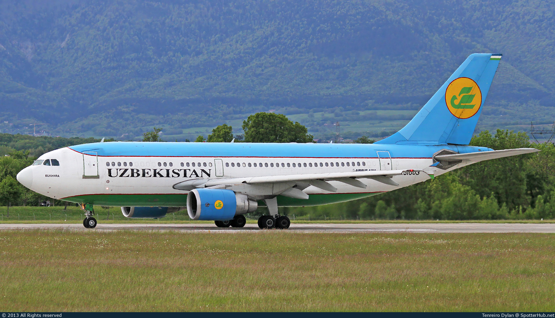 Photo of UK31003 - Airbus A310-324 operated by Uzbekistan Airways