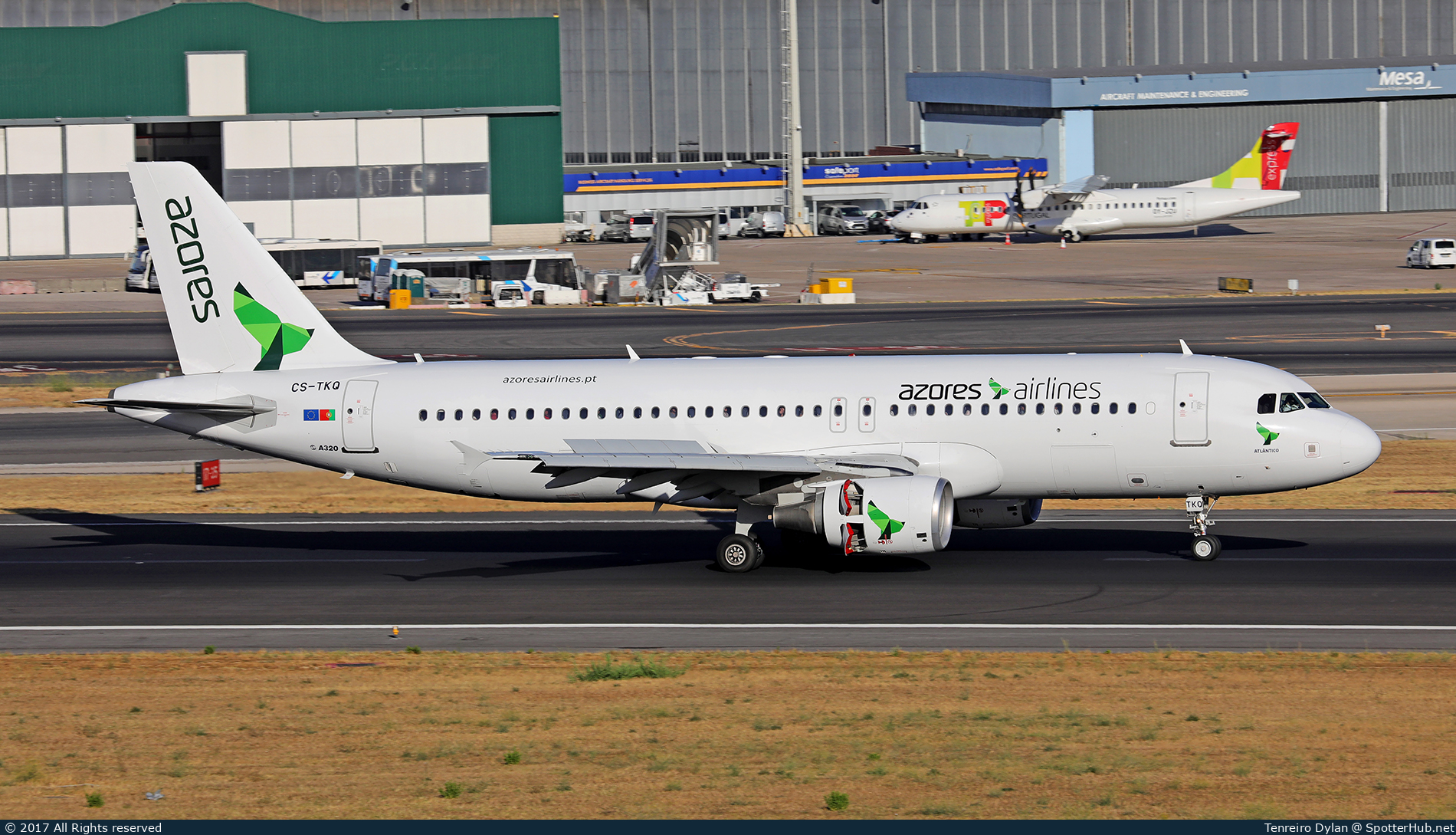 Photo of CS-TKQ - Airbus A320-214 operated by Azores Airlines