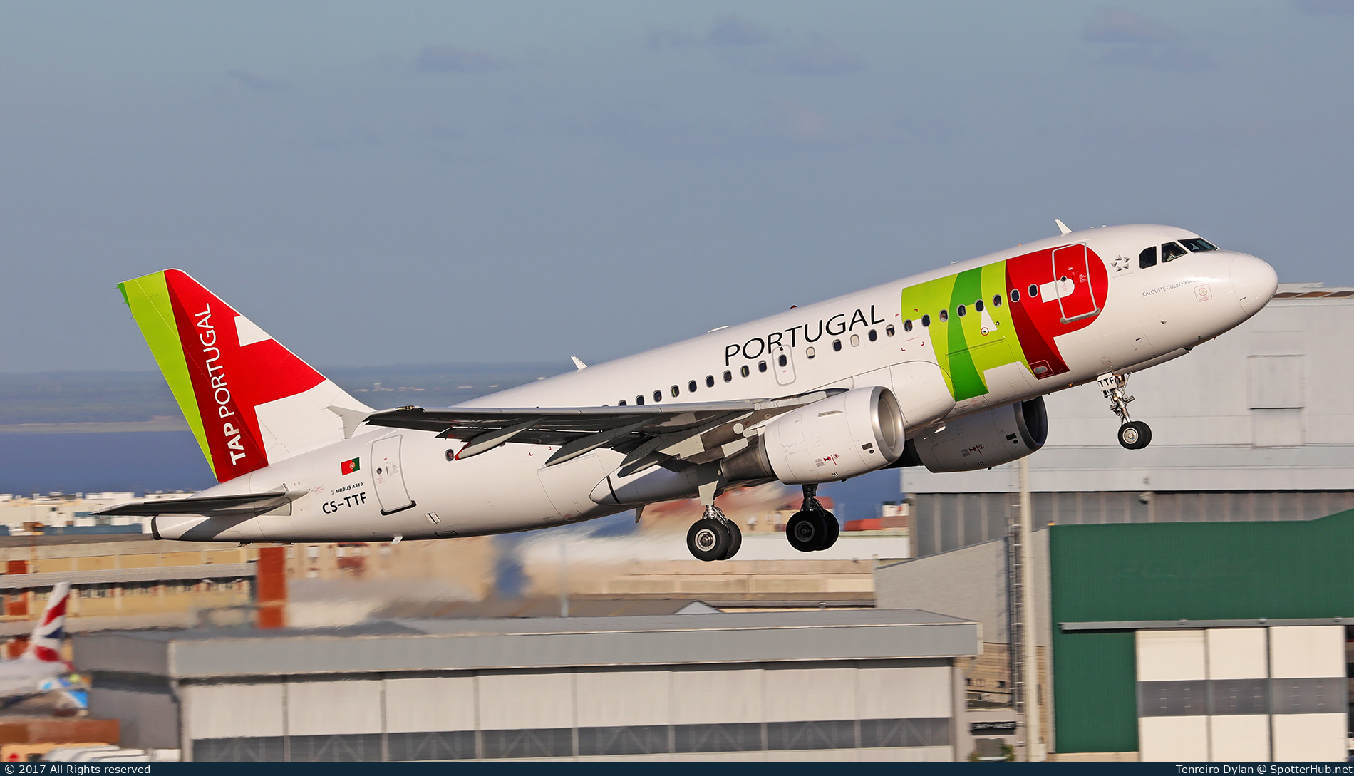 Photo of CS-TTF - Airbus A319-111 operated by TAP Air Portugal