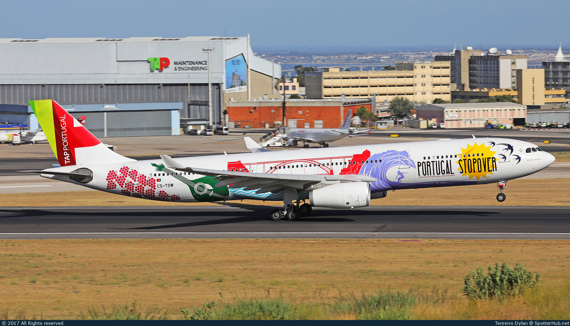 Photo of CS-TOW - Airbus A330-343 operated by TAP Air Portugal