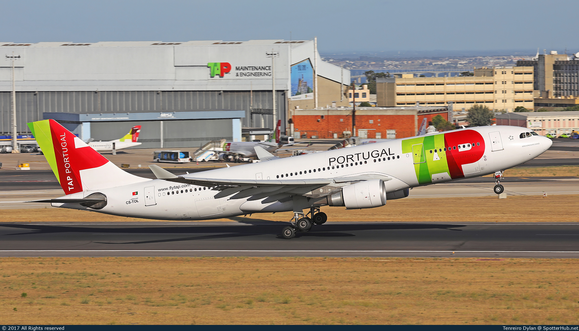 Photo of CS-TOL - Airbus A330-202 operated by TAP Air Portugal