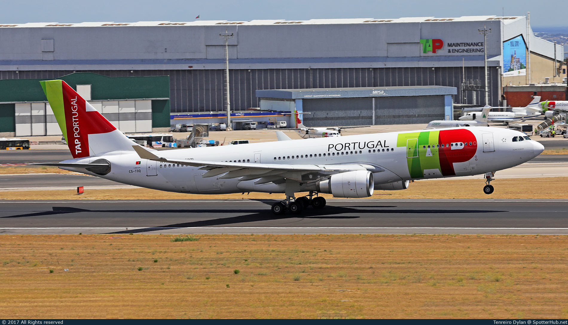 Photo of CS-TOQ - Airbus A330-203 operated by TAP Air Portugal