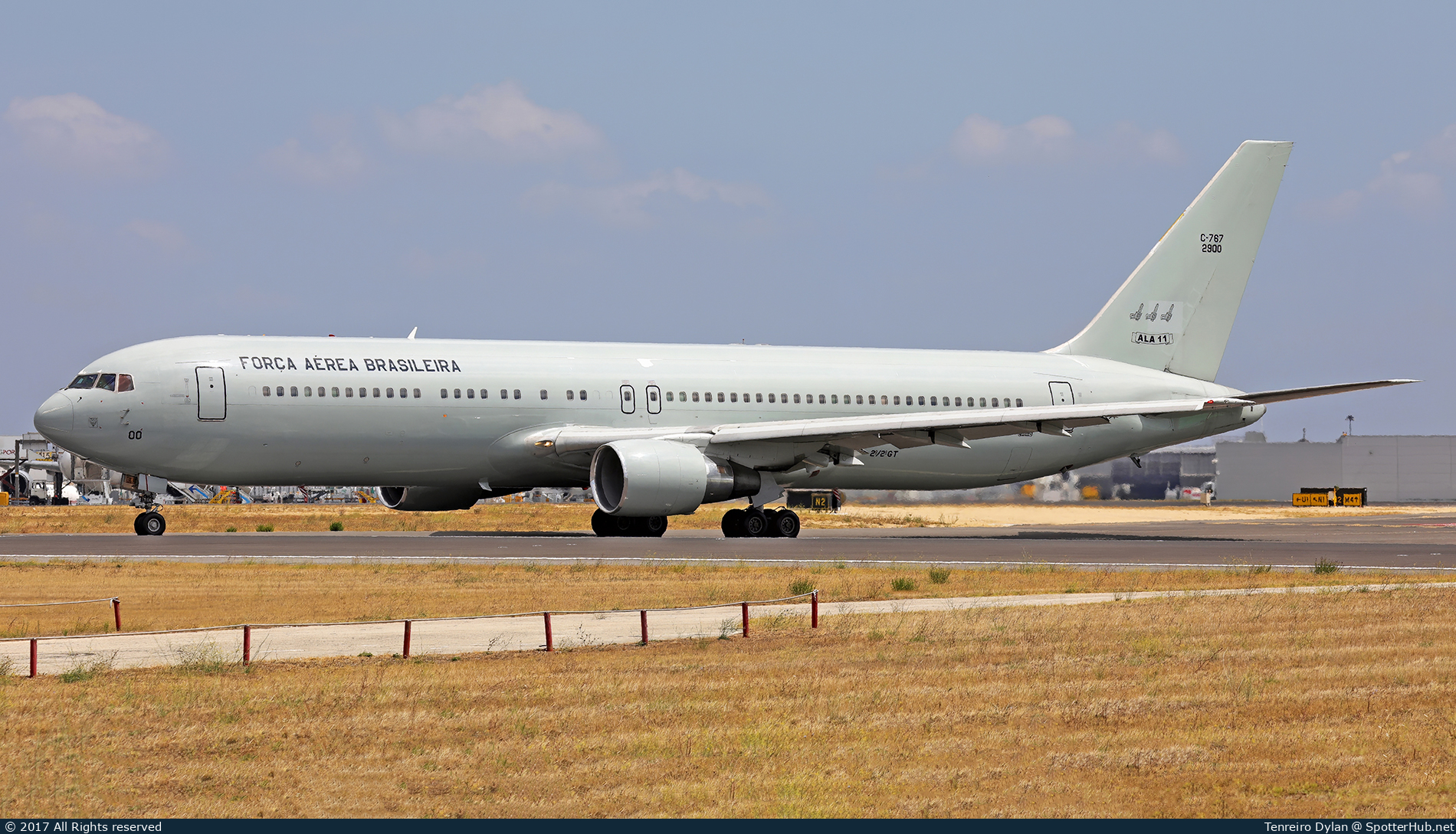 Photo of FAB2900 - Boeing 767-31A(ER) operated by Brazilian Air Force