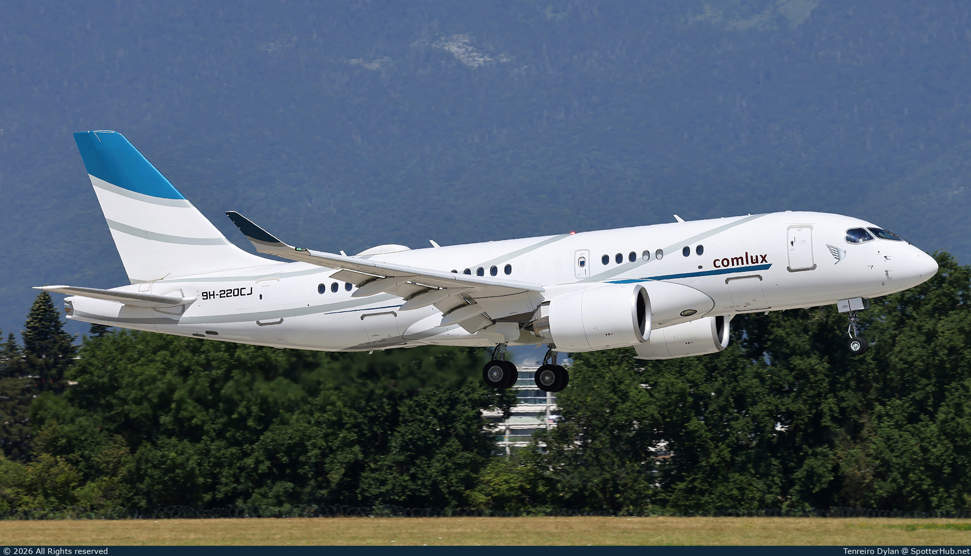 Photo of 9H-220CJ - Airbus A220-100(CJ) TwoTwenty operated by Comlux Aviation Malta