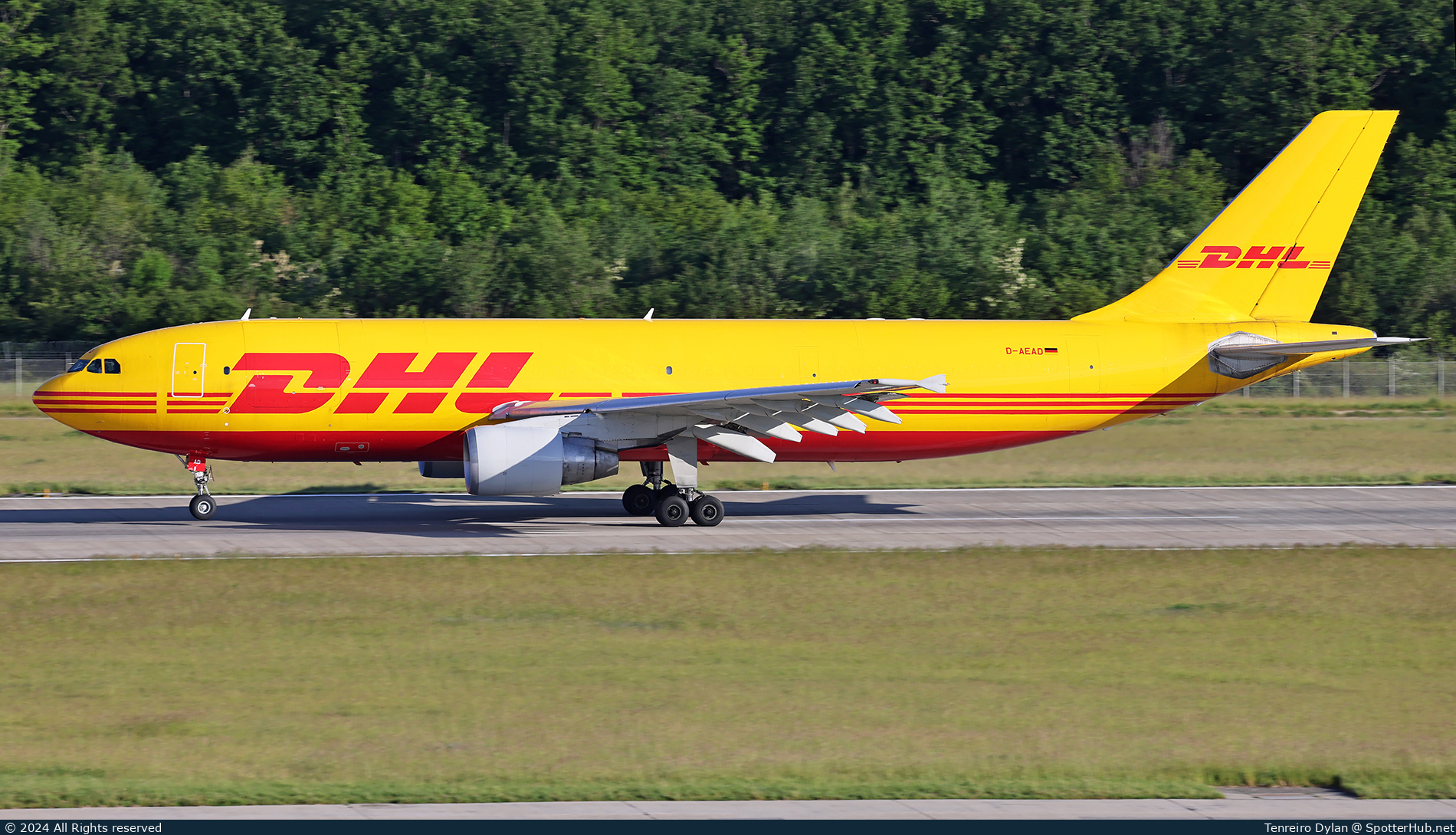 Photo of D-AEAD - Airbus A300B4-622R(F) operated by European Air Transport