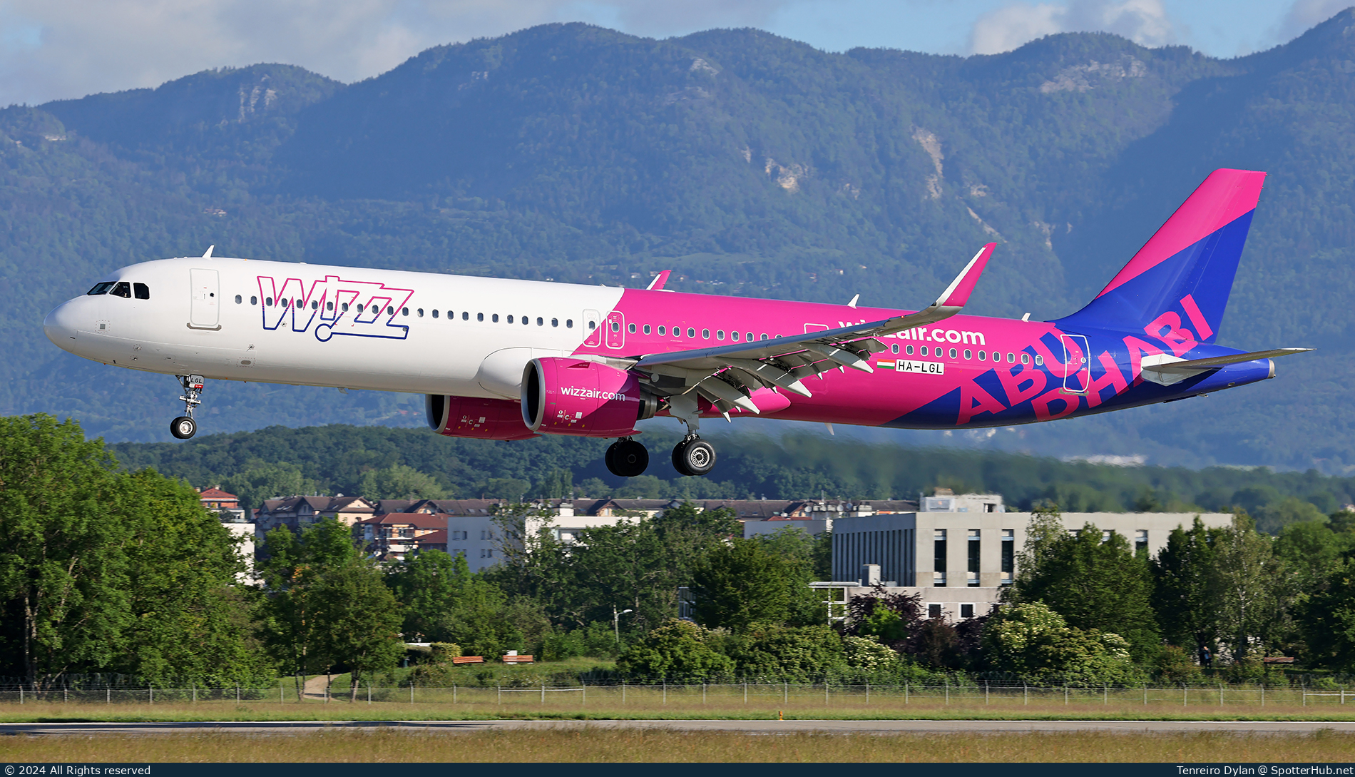 Photo of HA-LGL - Airbus A321-271NX operated by Wizz Air