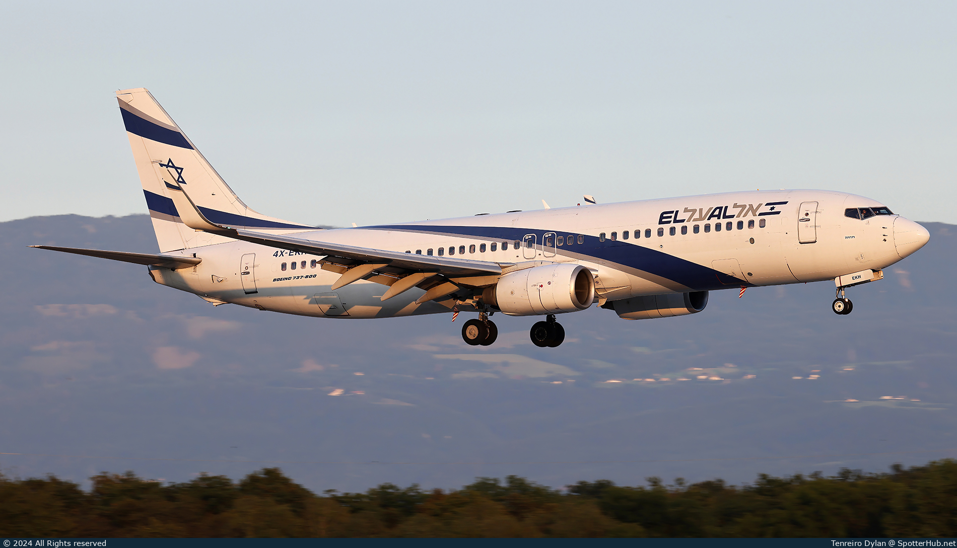 Photo of 4X-EKH - Boeing 737-85P operated by El Al Israel Airlines