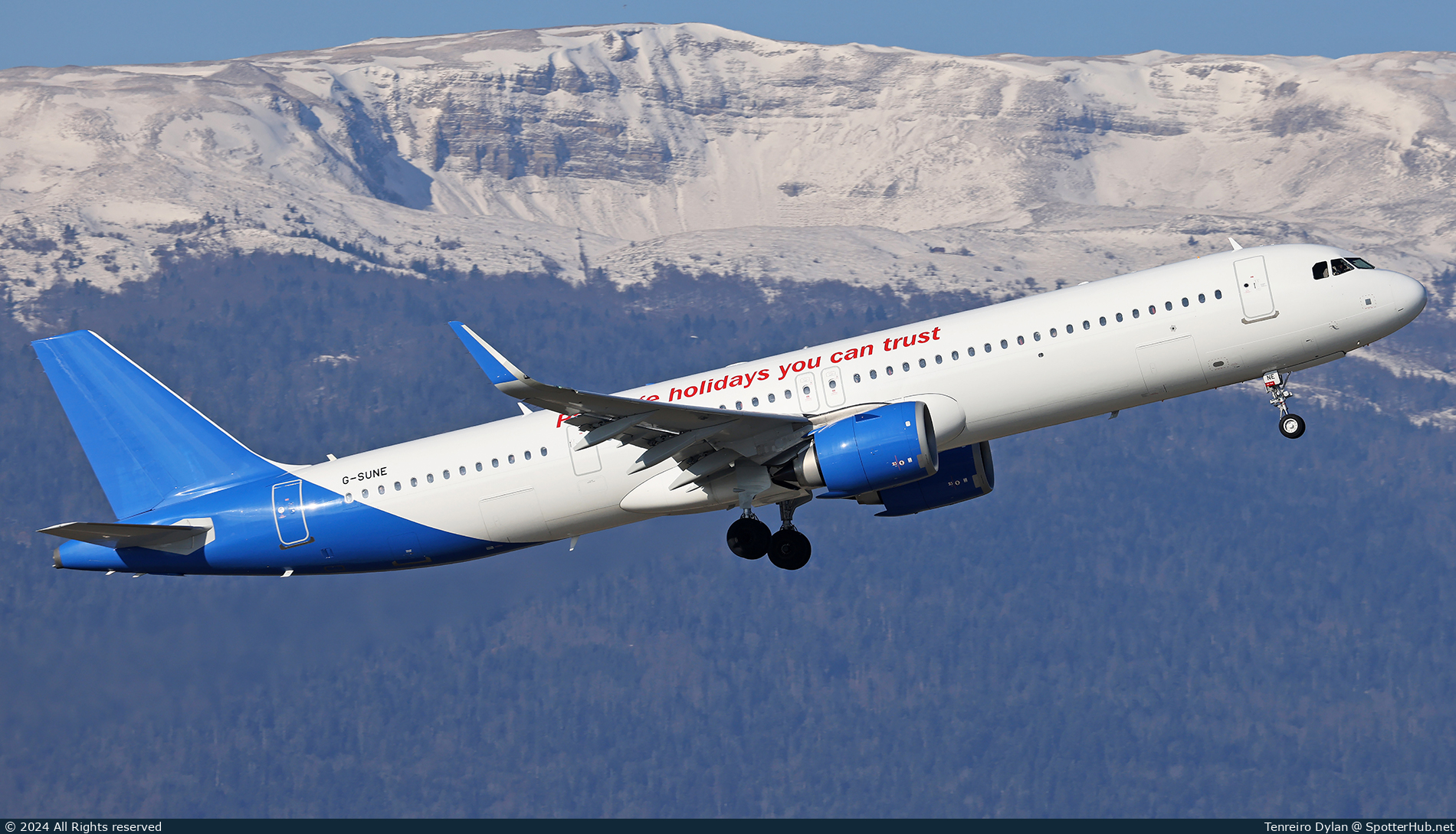 Photo of G-SUNE - Airbus A321-251NX operated by Jet2