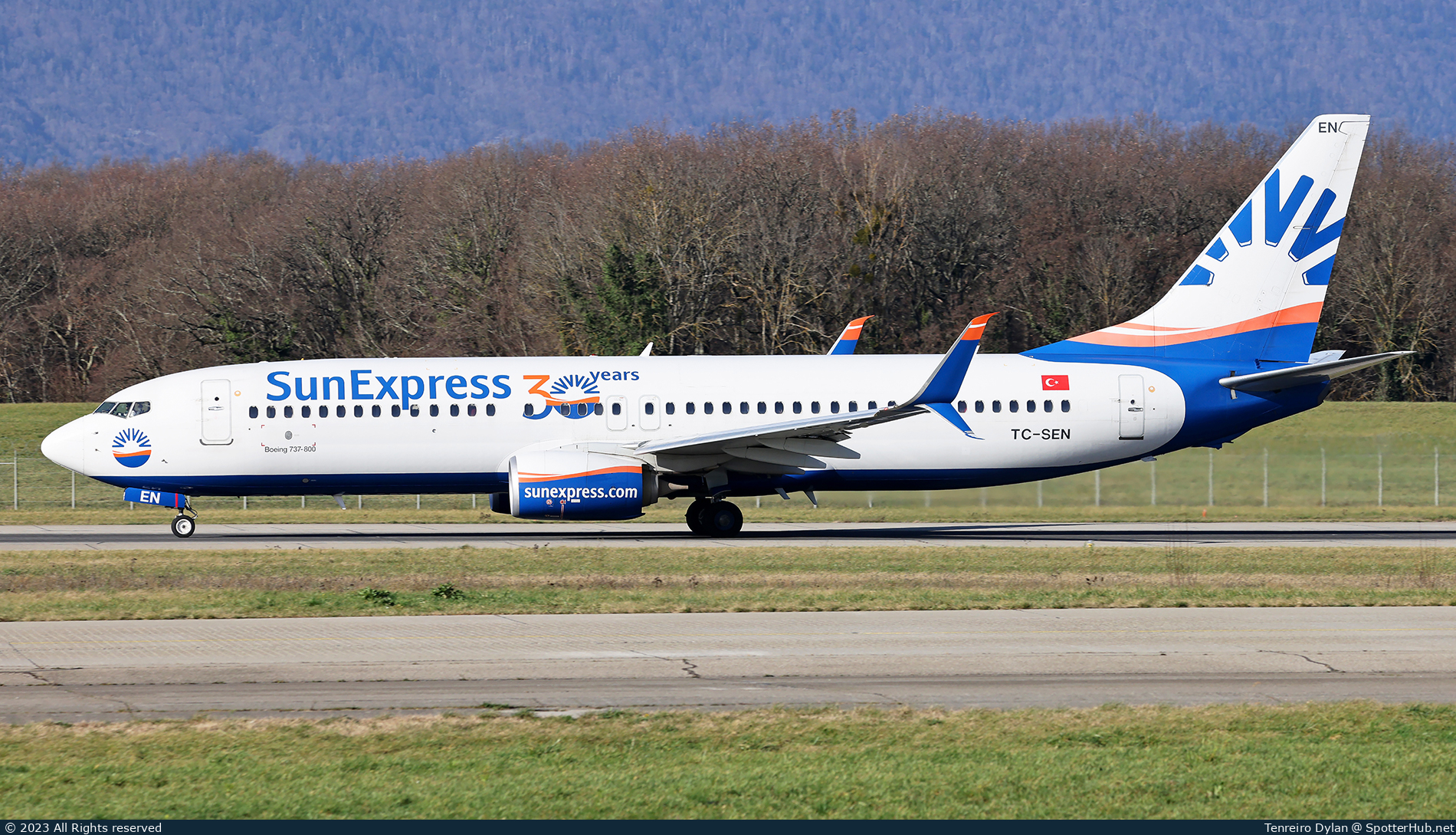 Photo of TC-SEN - Boeing 737-8HC operated by SunExpress