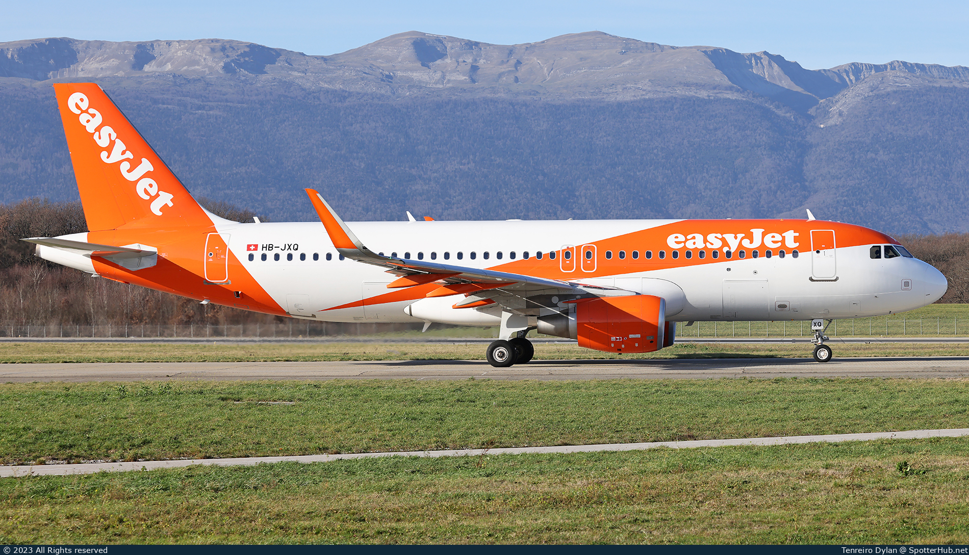 Photo of HB-JXQ - Airbus A320-214 operated by easyJet Switzerland